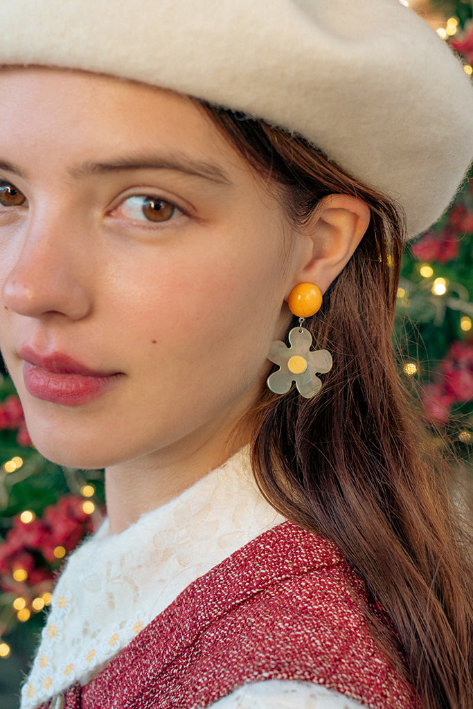 Daisy clip deals on earrings