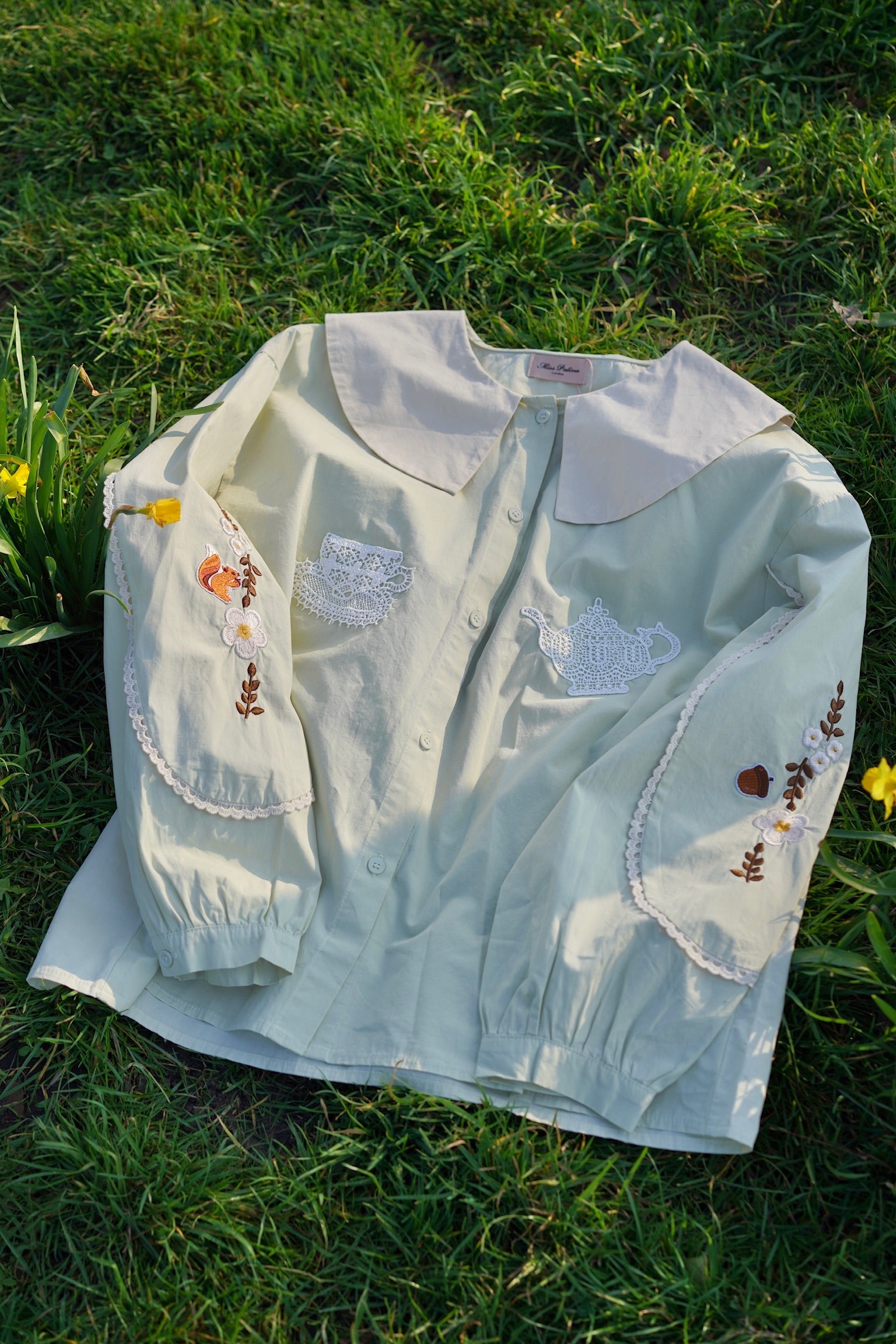 Alice Tea Party Blouse (Pastel Green)