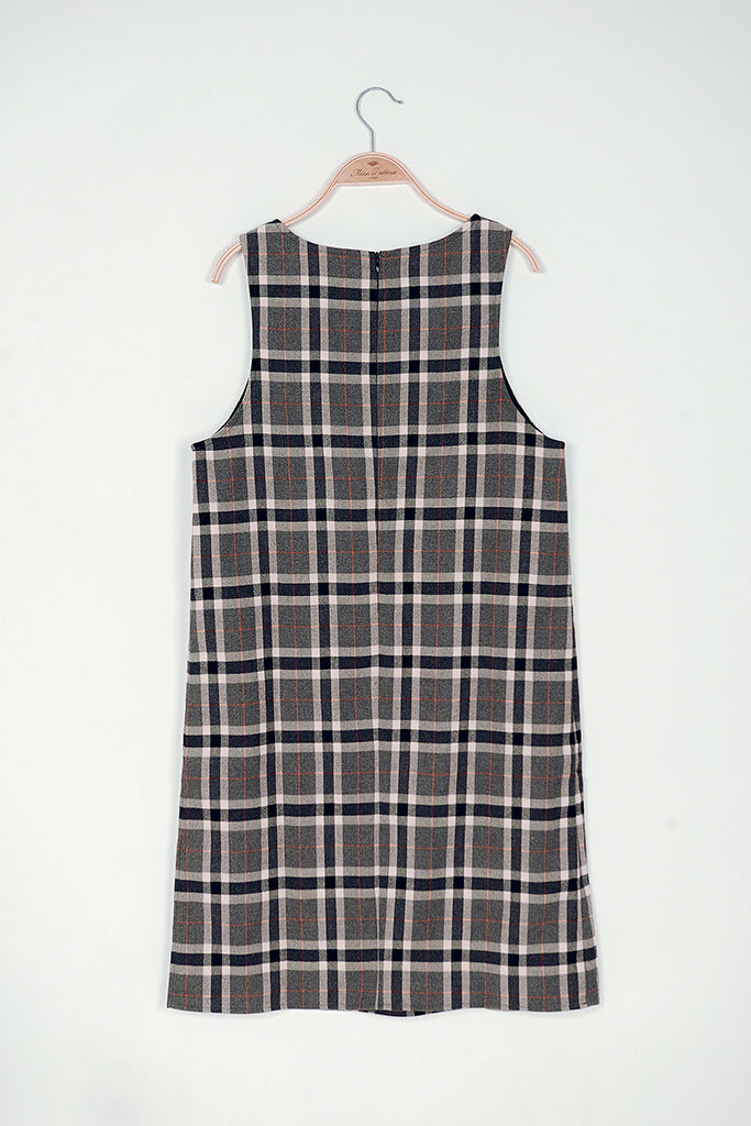 Checkmate Pinafore