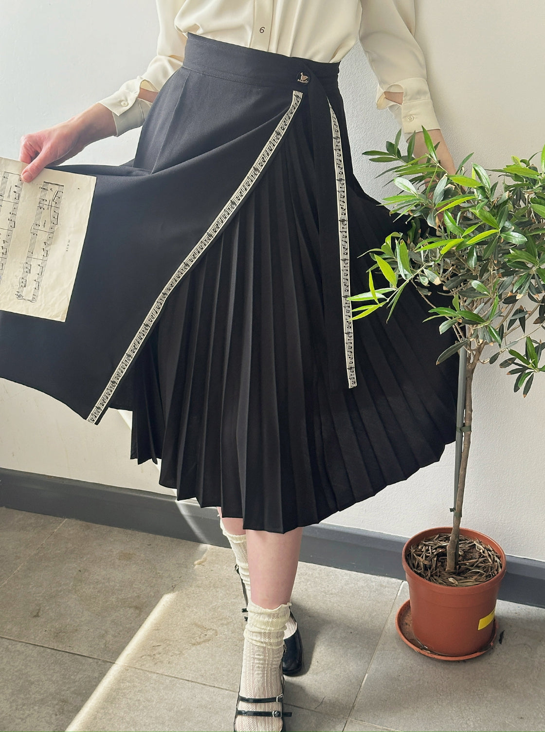 Dancing Asymmetrical Skirt Black Miss Patina