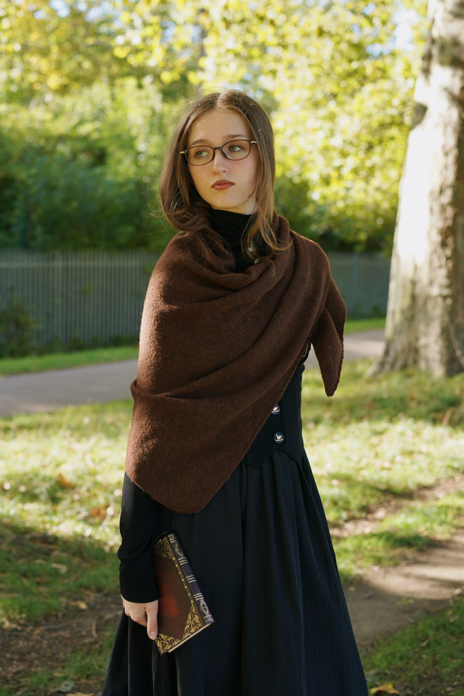 Folklore Knit Shawl (Warm Brown)