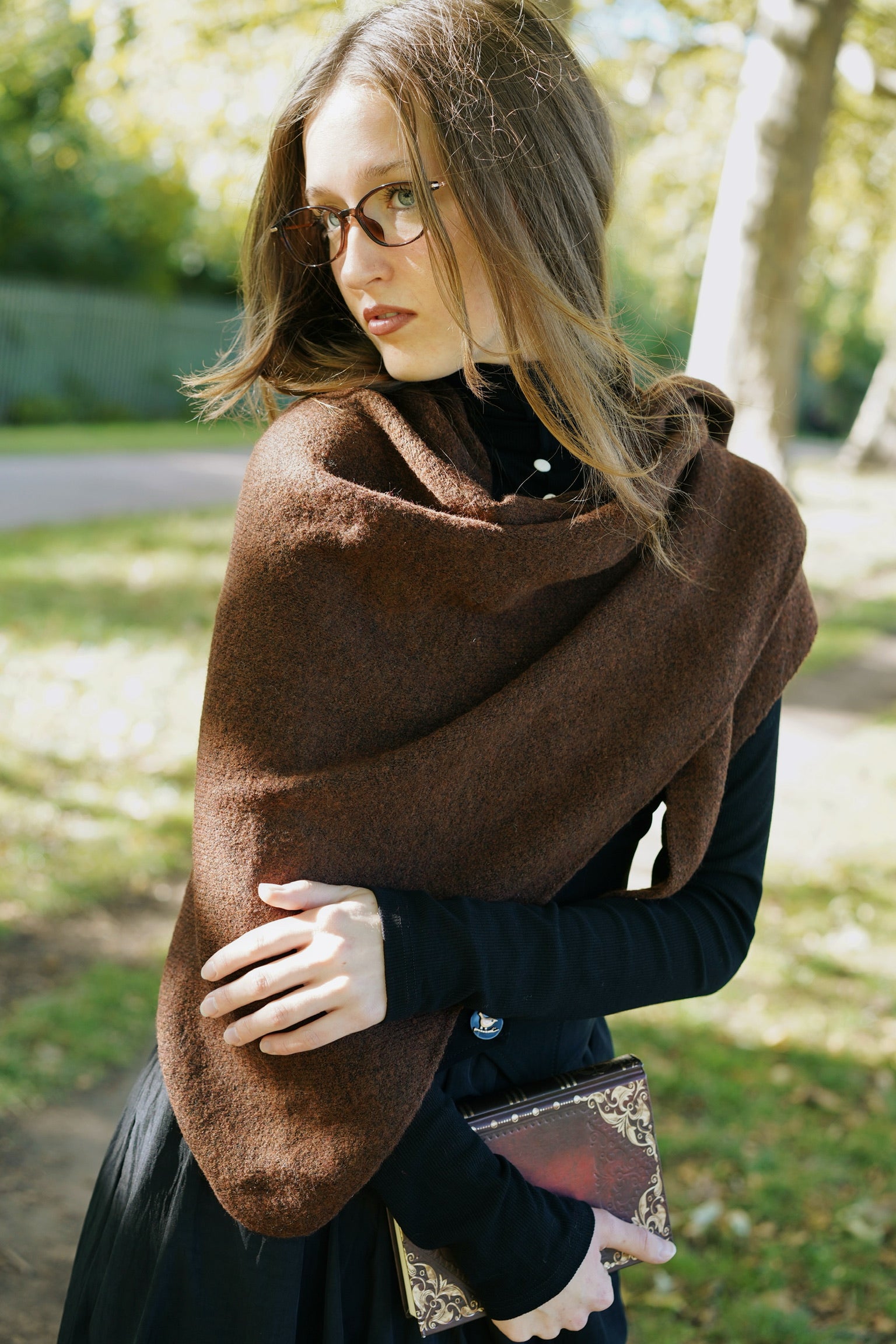 Folklore Knit Shawl (Warm Brown)
