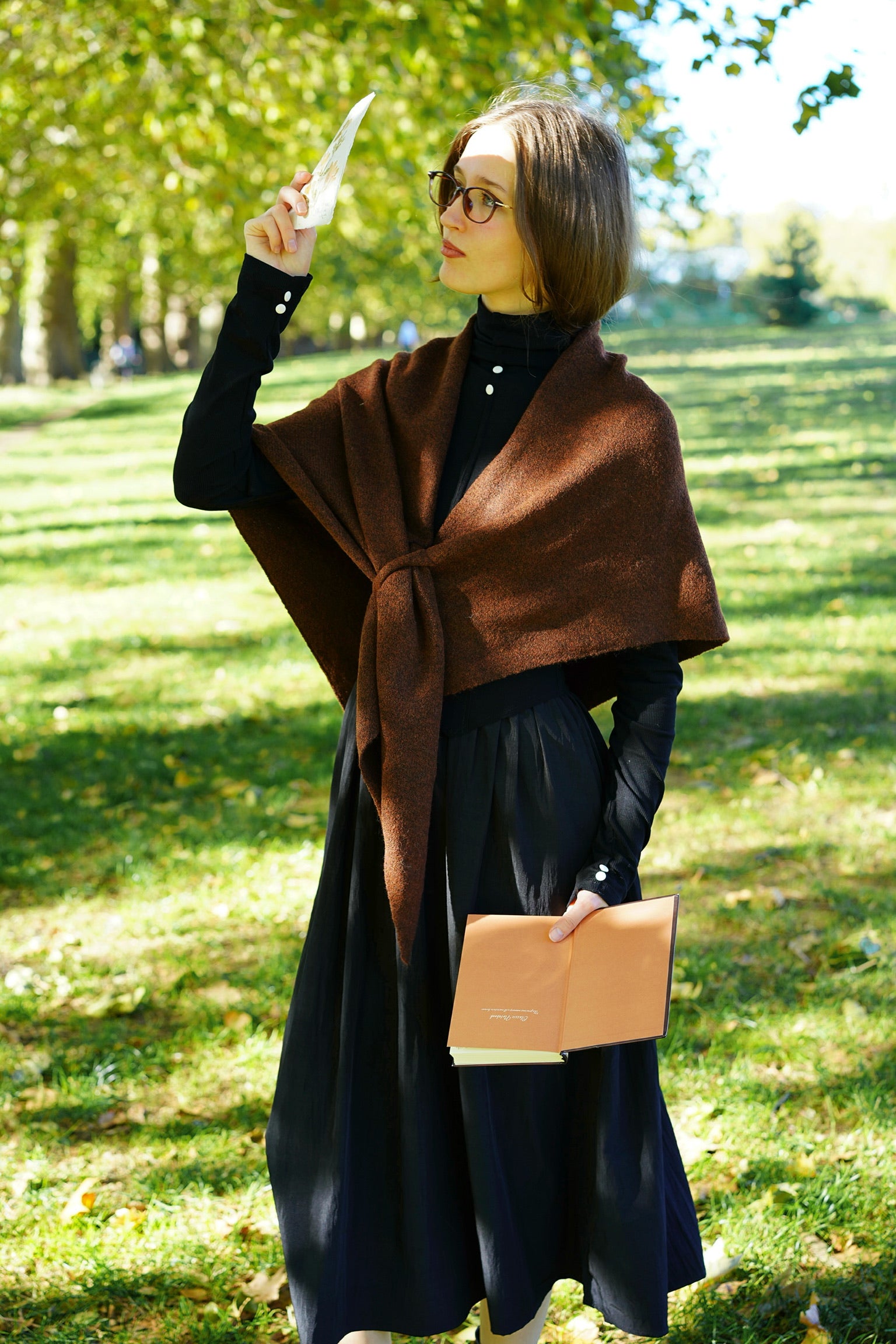 Folklore Knit Shawl (Warm Brown)