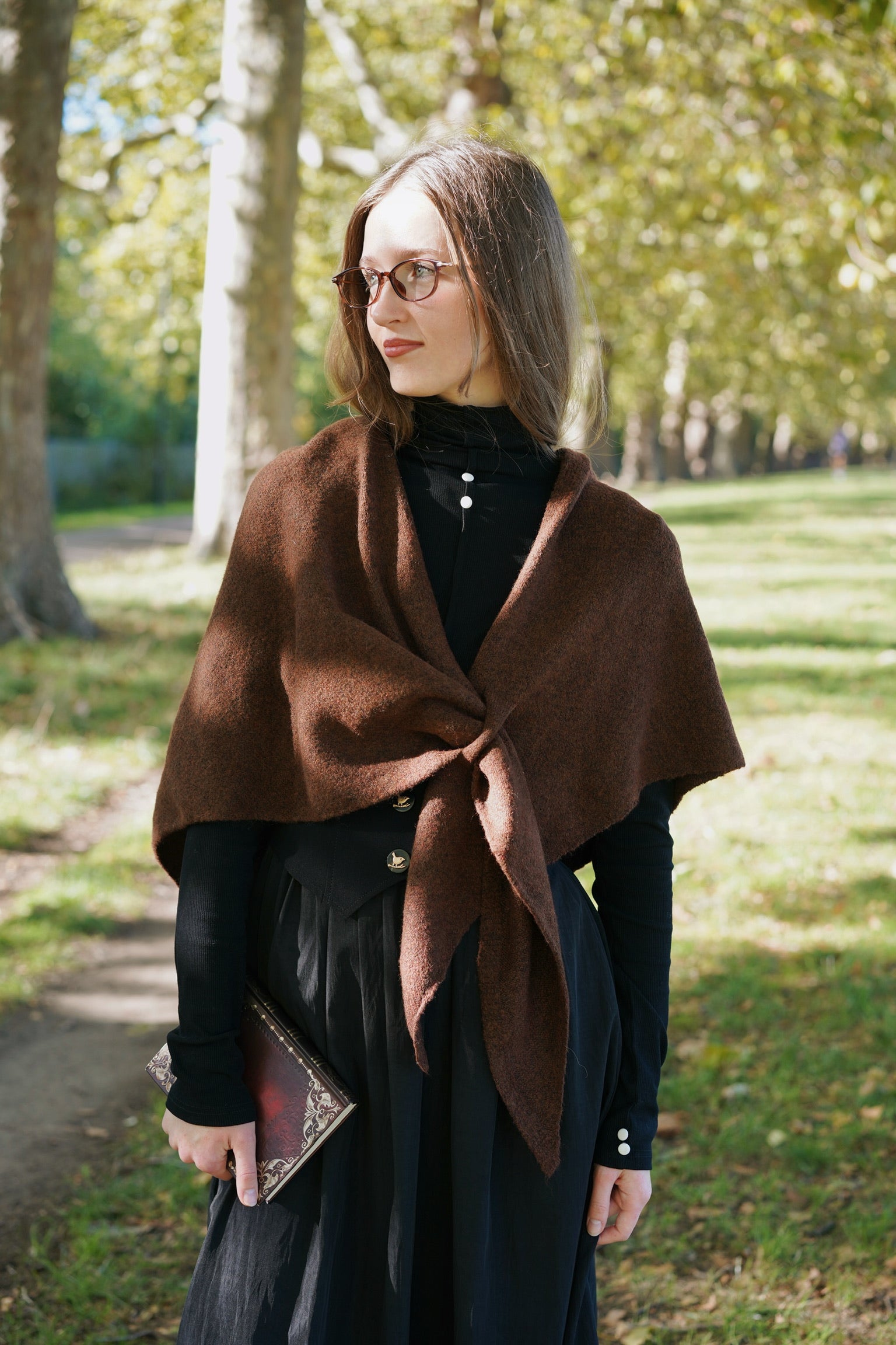 Folklore Knit Shawl (Warm Brown)