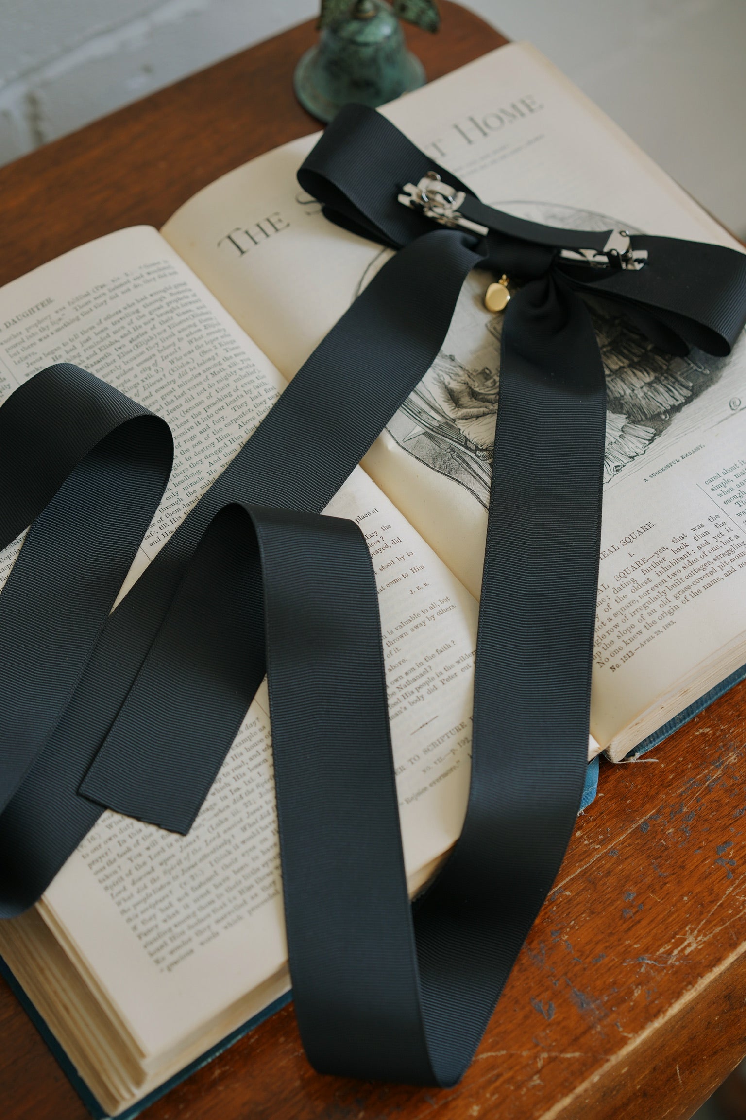 Handmade Cameo Romance Bow Clip