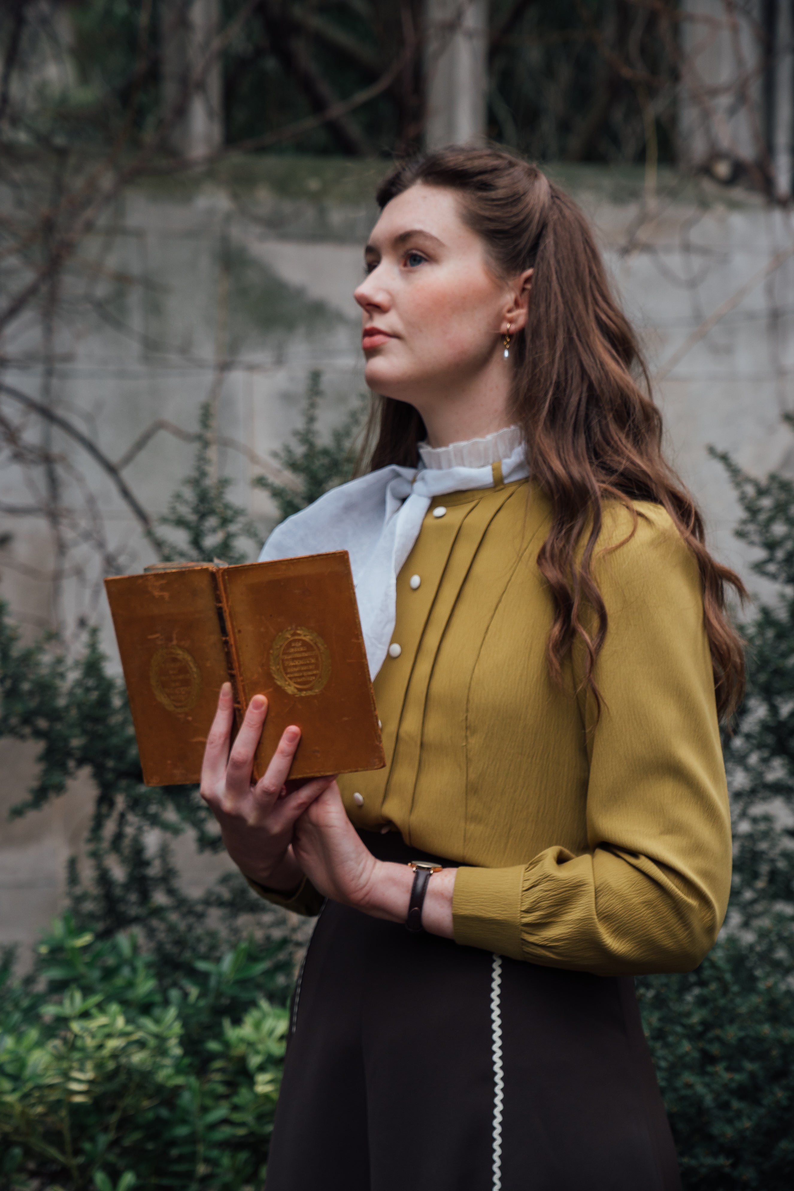 Olive Retro Bow Shirt