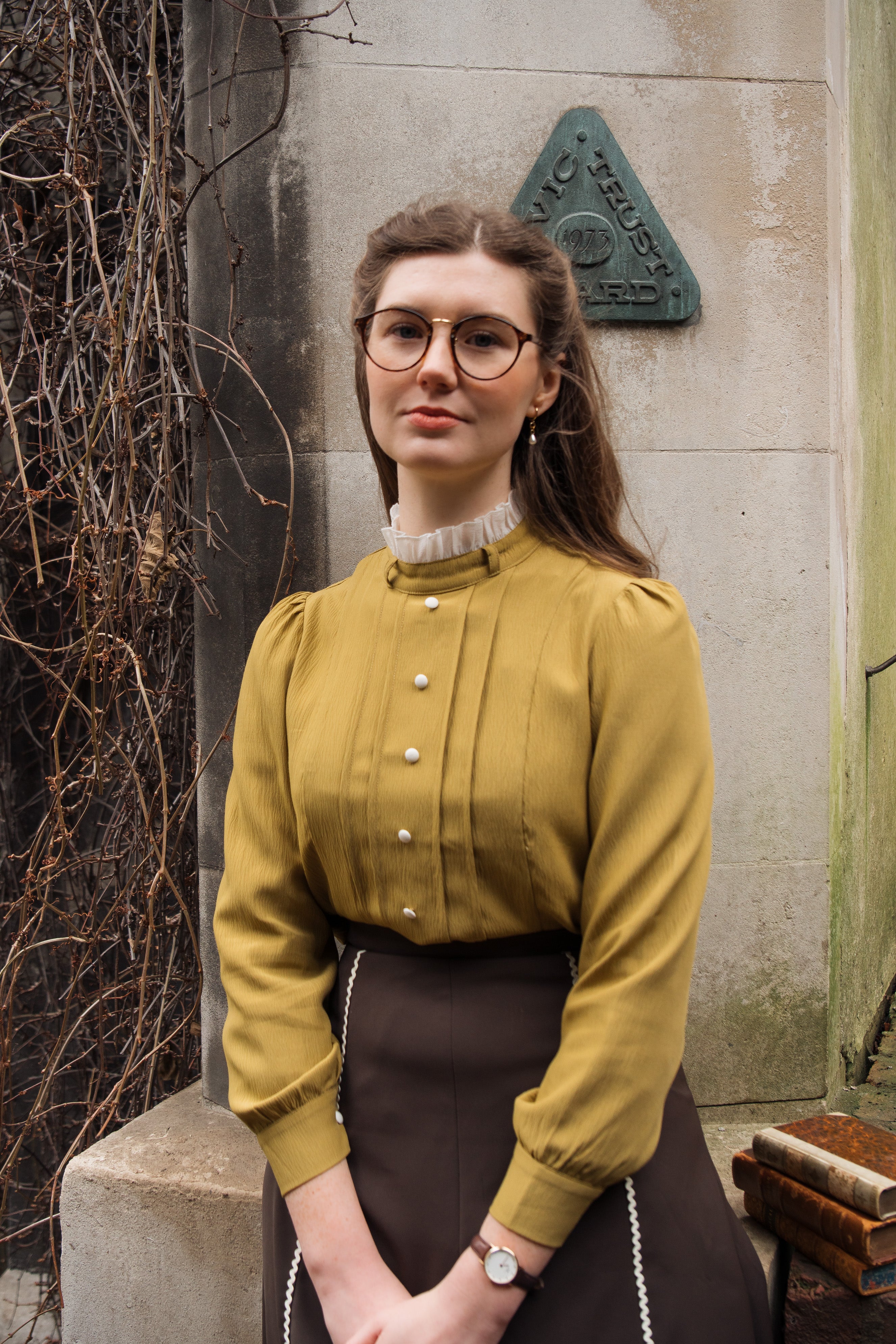 Olive Retro Bow Shirt