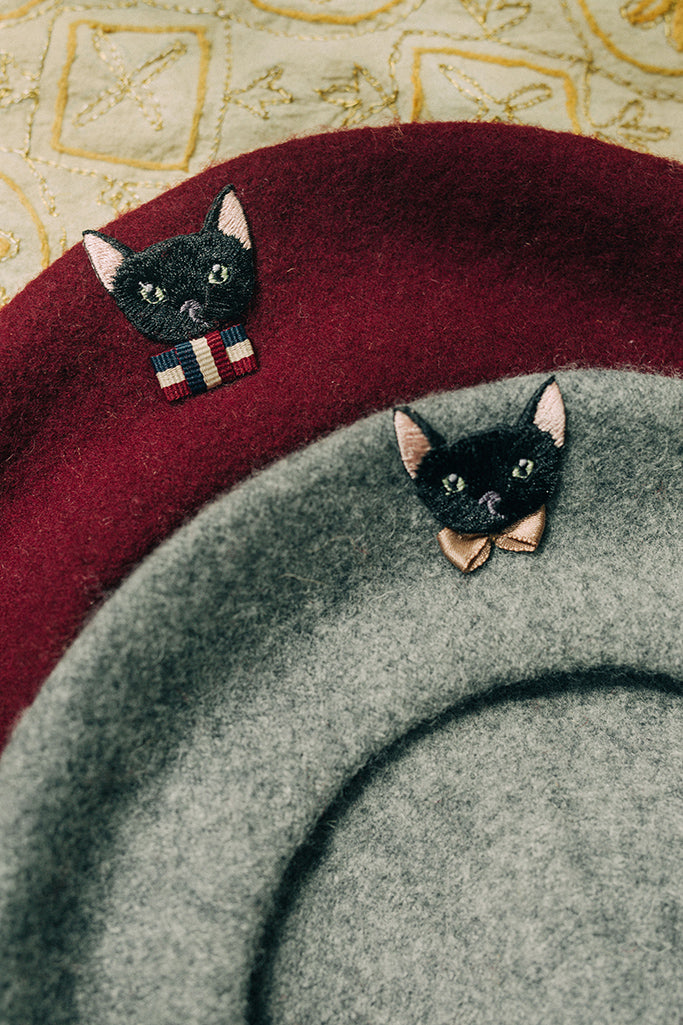 Miss Partina London Gray Wool Beret with Black Cat Patch New with tag Meow Meow Beret (Grey) – Miss Patina main image 3