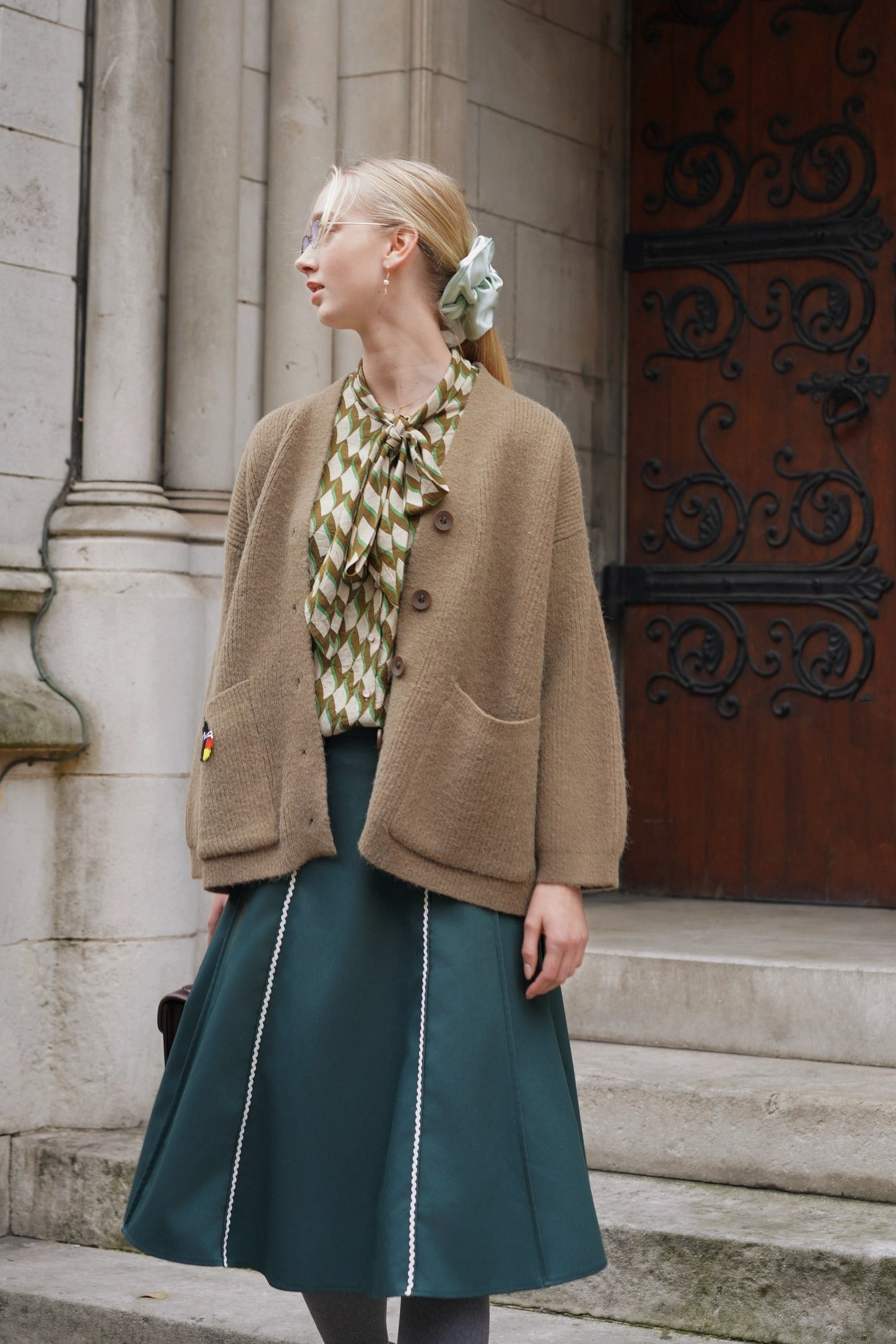 Oversized Kitty Love Cardigan (Earthy Taupe)