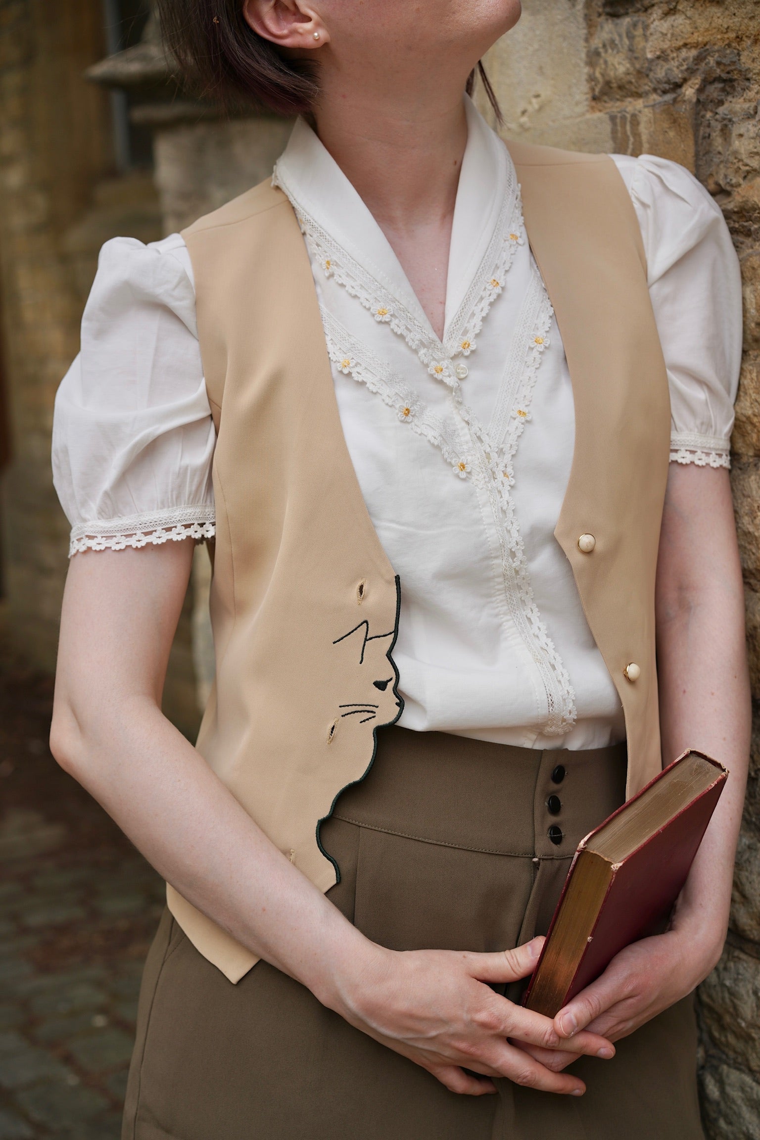 Peeky Kitten Waistcoat (Camel)
