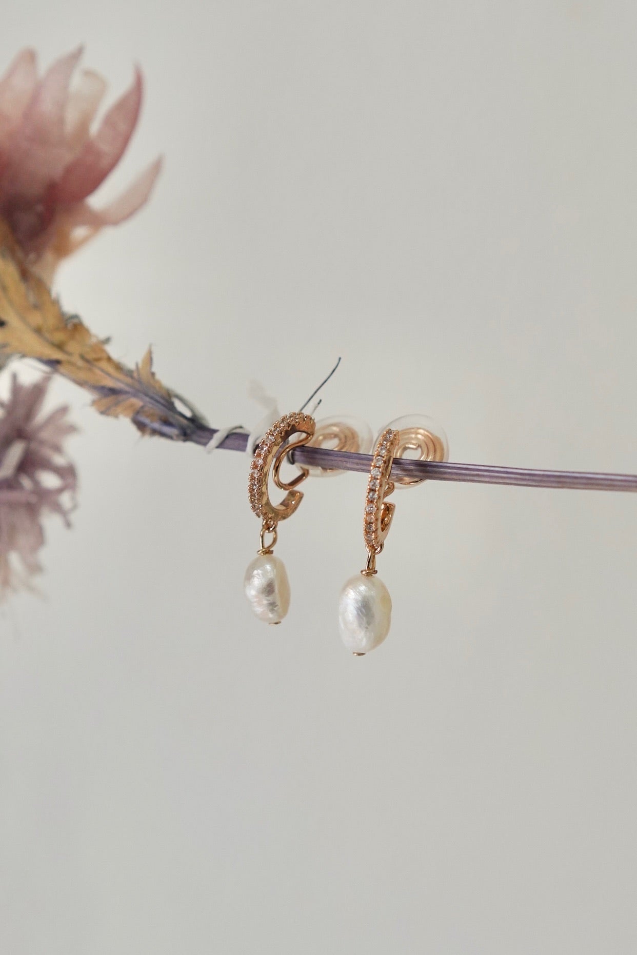 Retro Ridged Pearl Hoops (Clip-on)