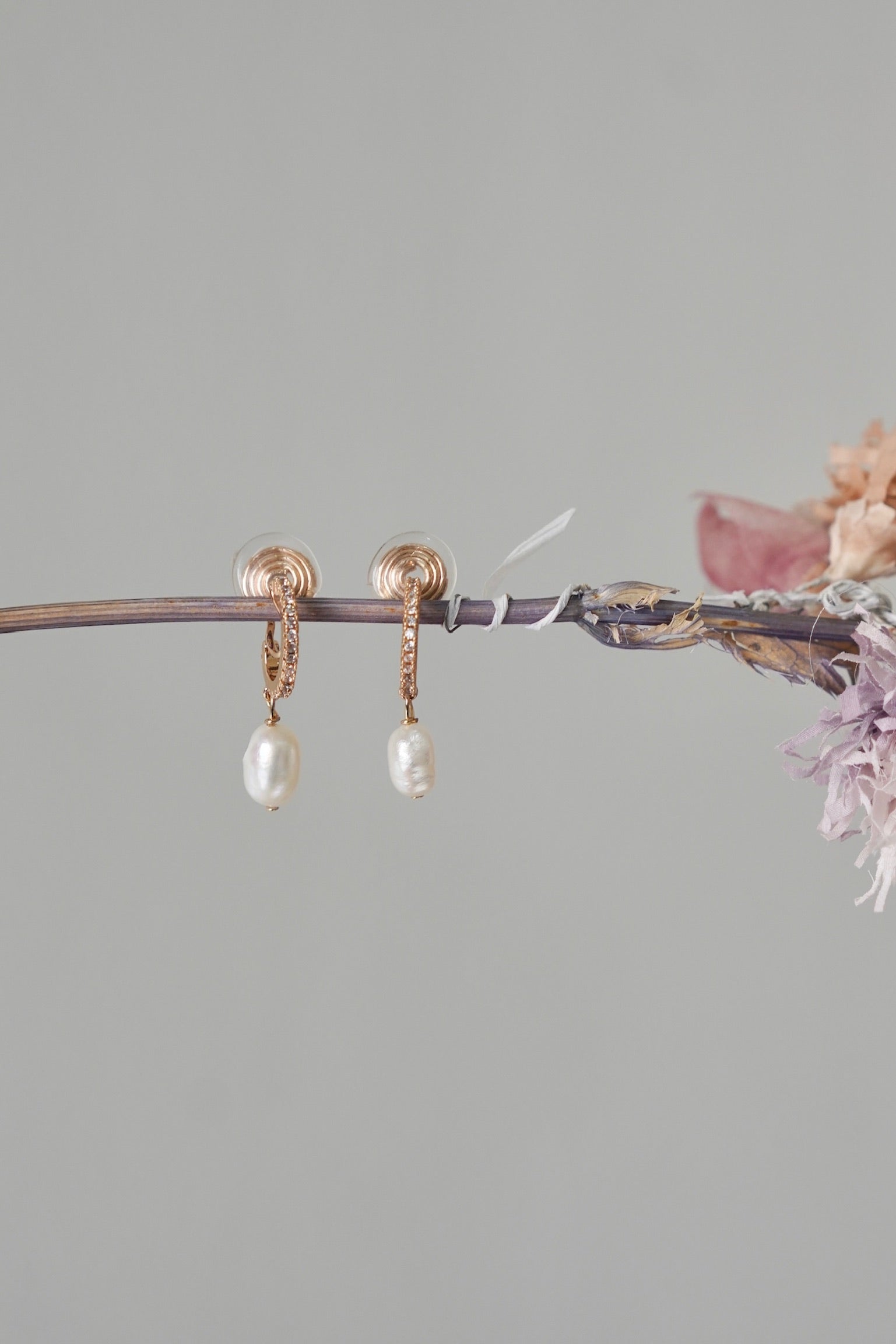 Retro Ridged Pearl Hoops (Clip-on)