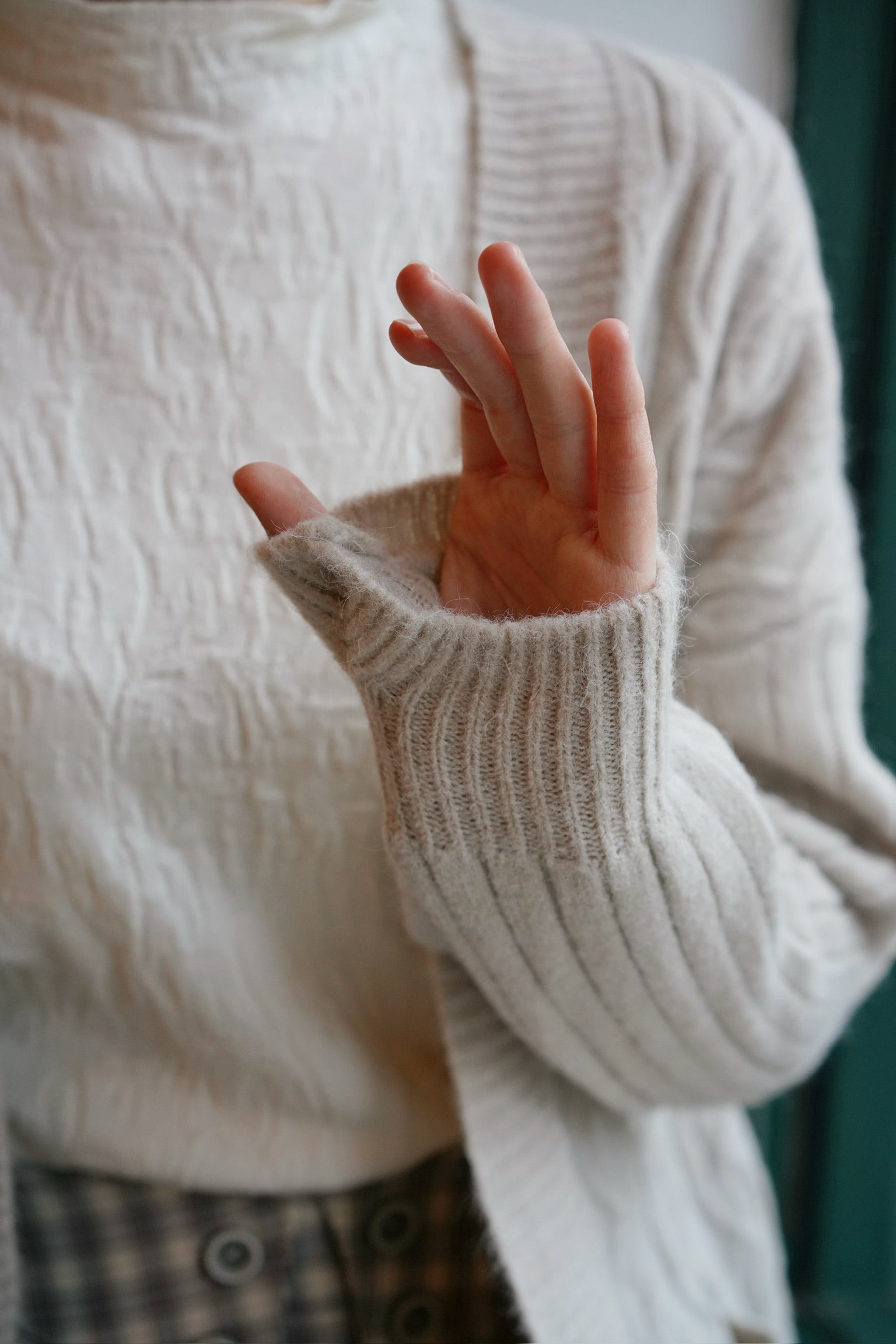 Slouchy Cable Cat Cardigan (Cream)