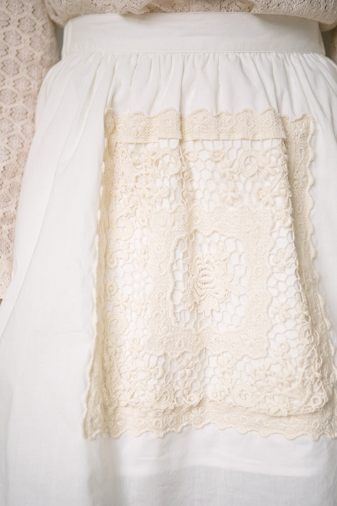 Stand Out Lace Skirt (White)