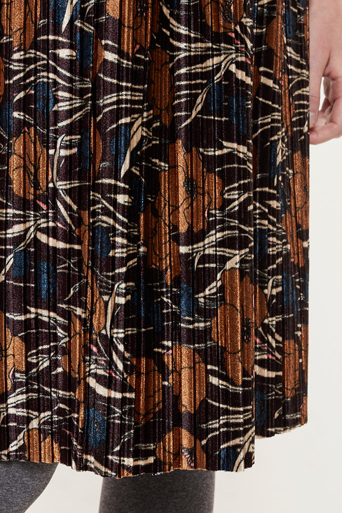 Velvety Pleats Skirt