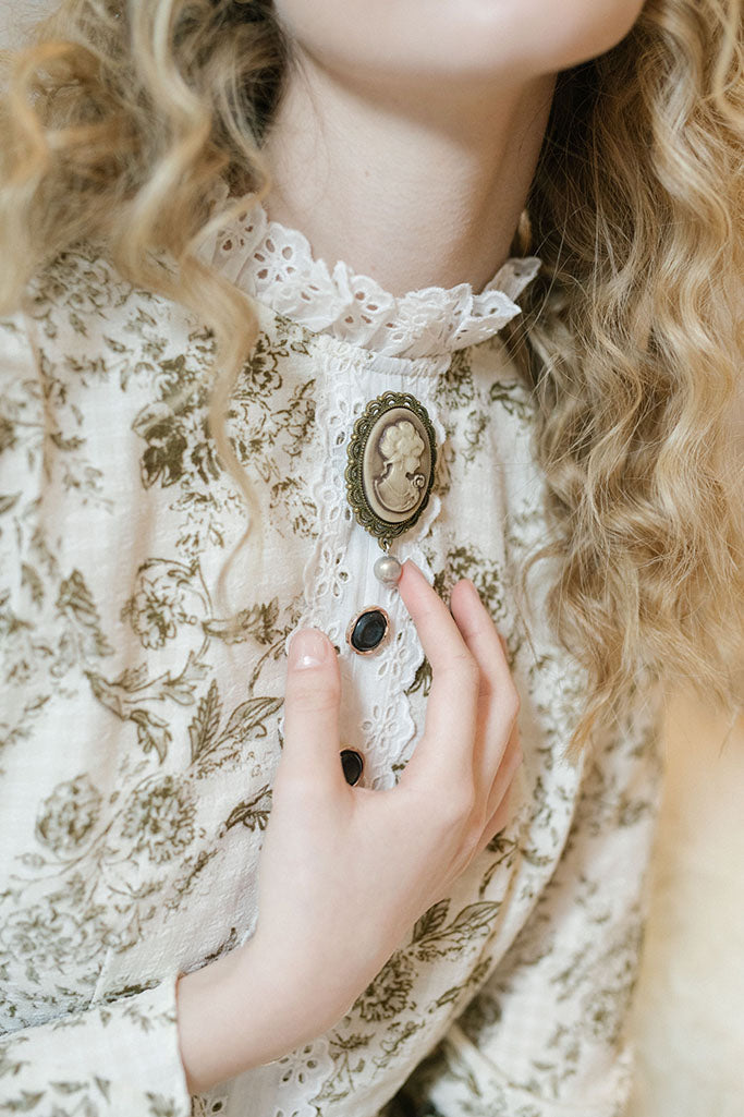 Victorian Cameo Lady Brooch Pin