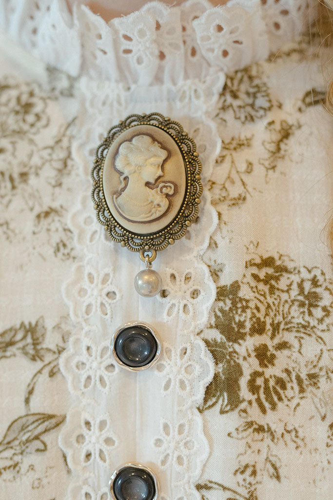 Victorian Cameo Lady Brooch Pin