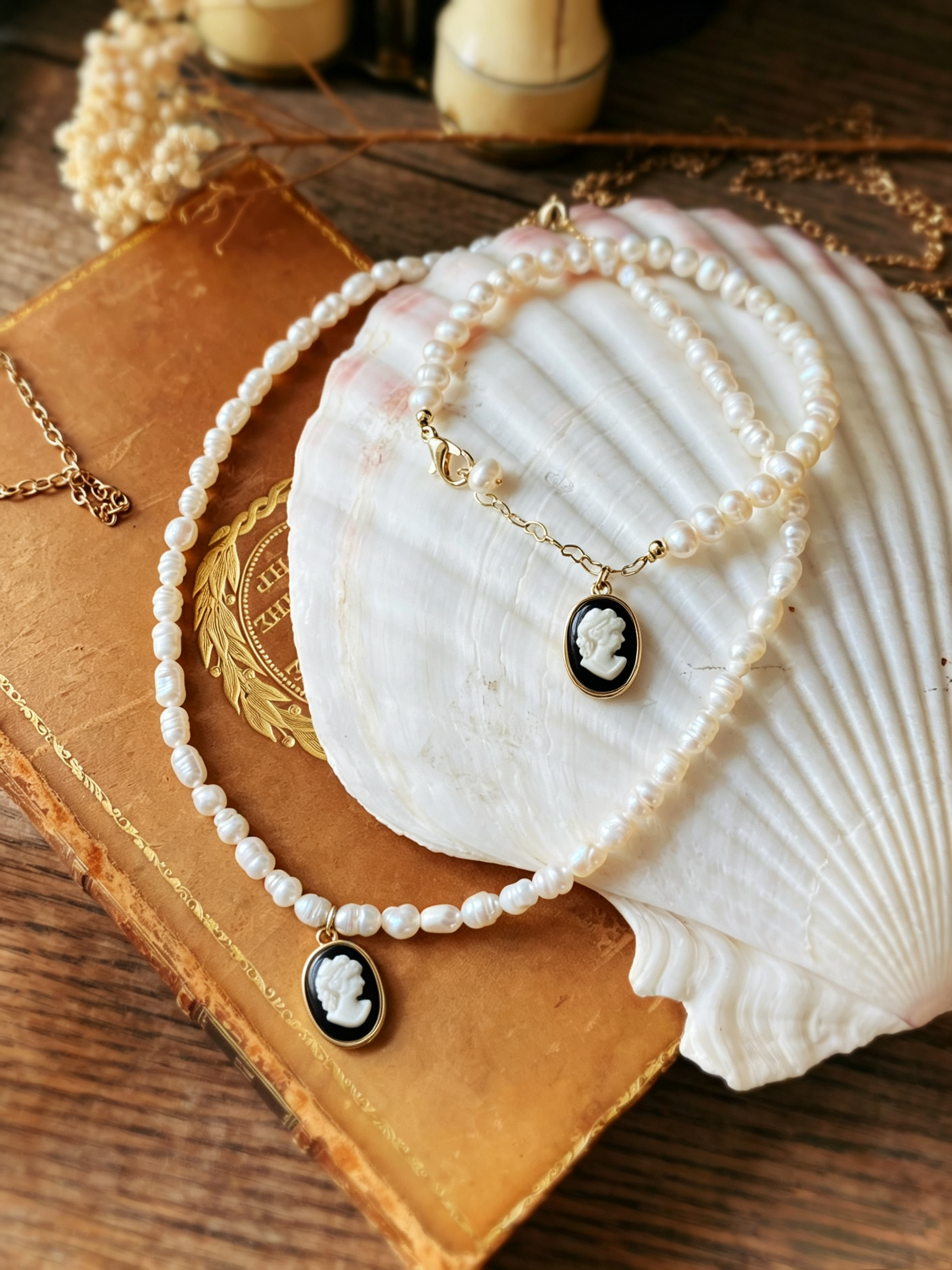 Victoria Cameo Pearl Bracelet