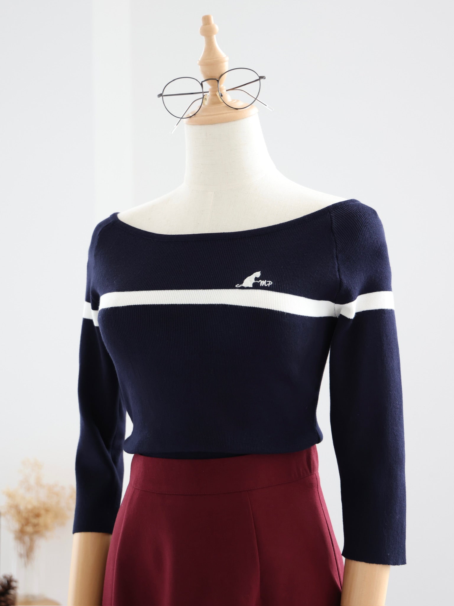 24AW-KNT-02FelineOnTheLineKnitTop3.jpg