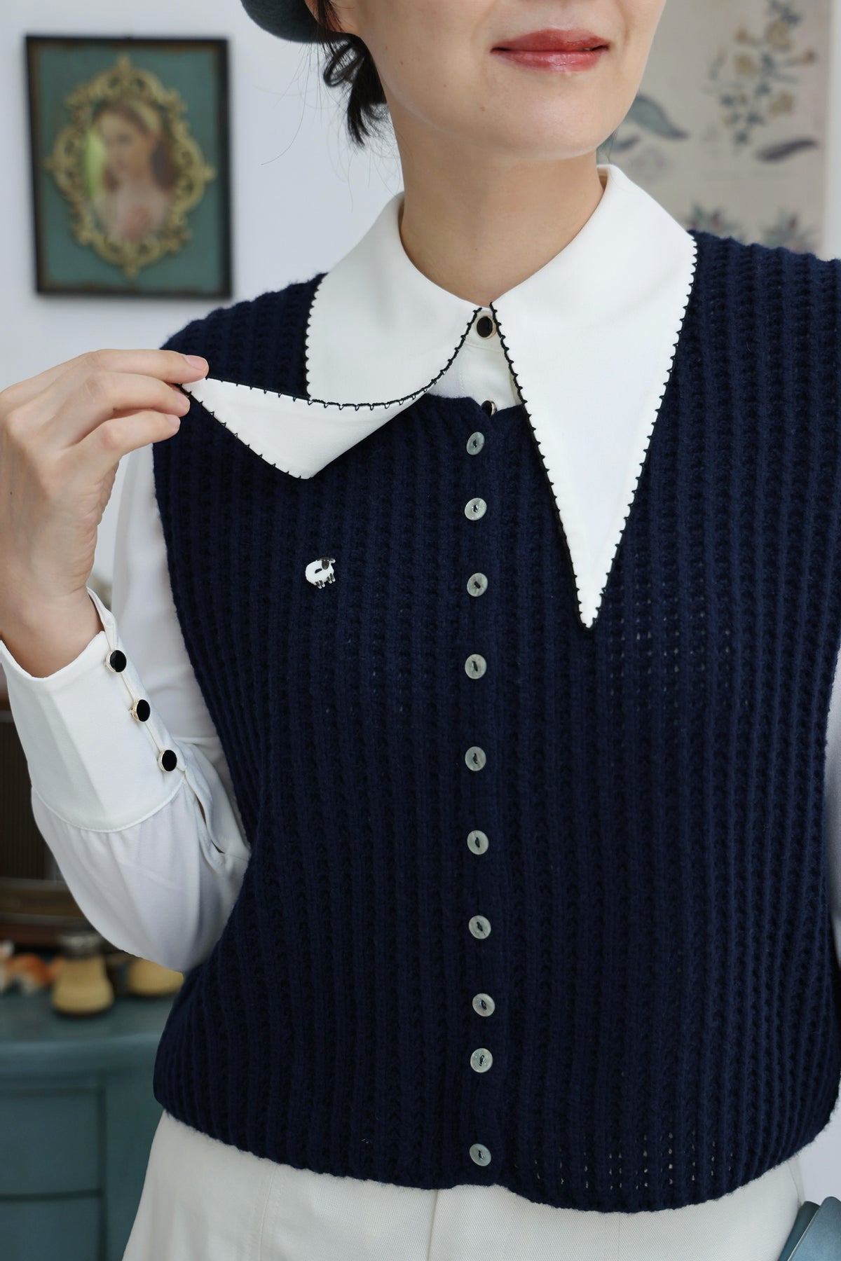 Alpine Cottage Knit Vest (Navy)