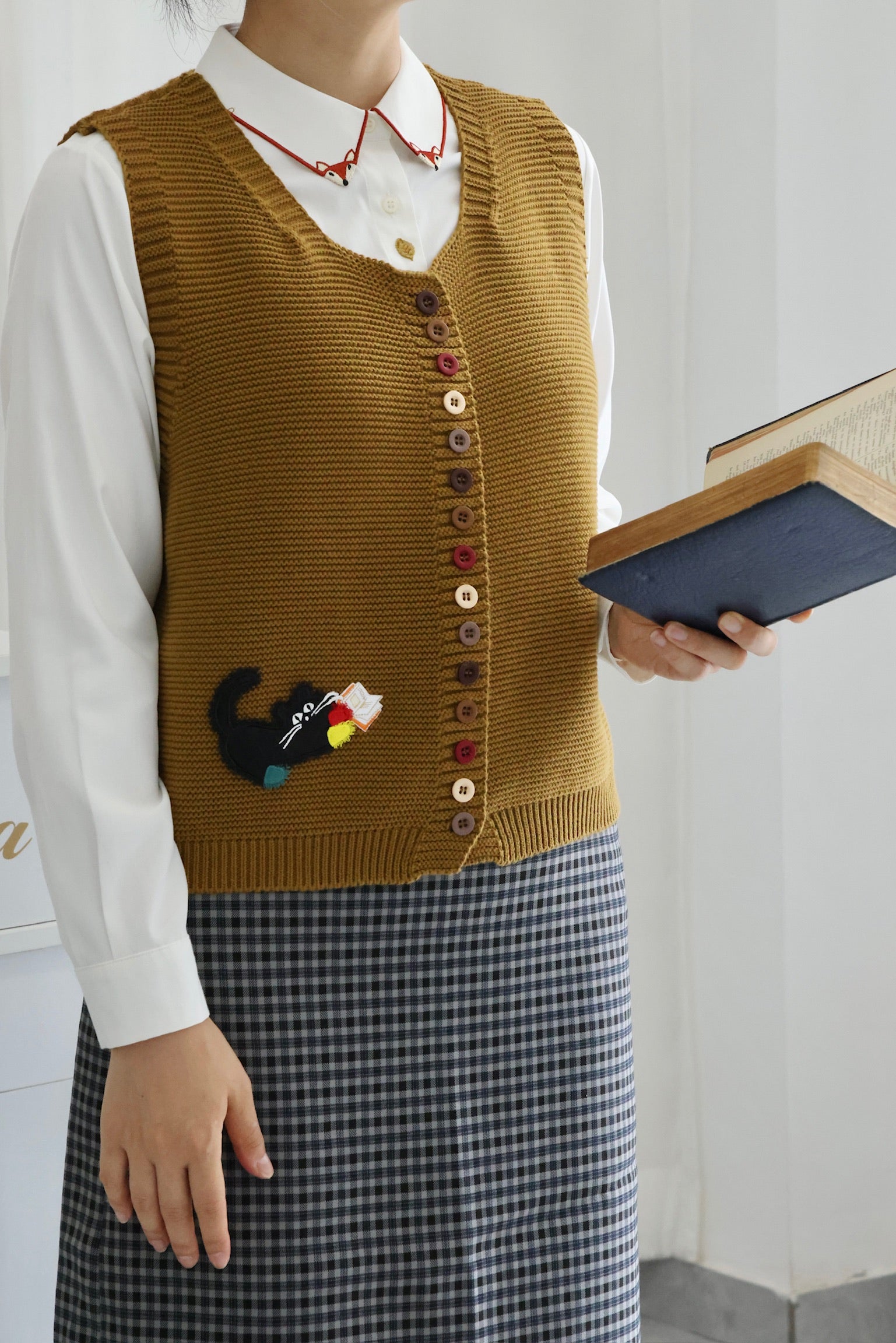 BibliocatCottonVest5.jpg