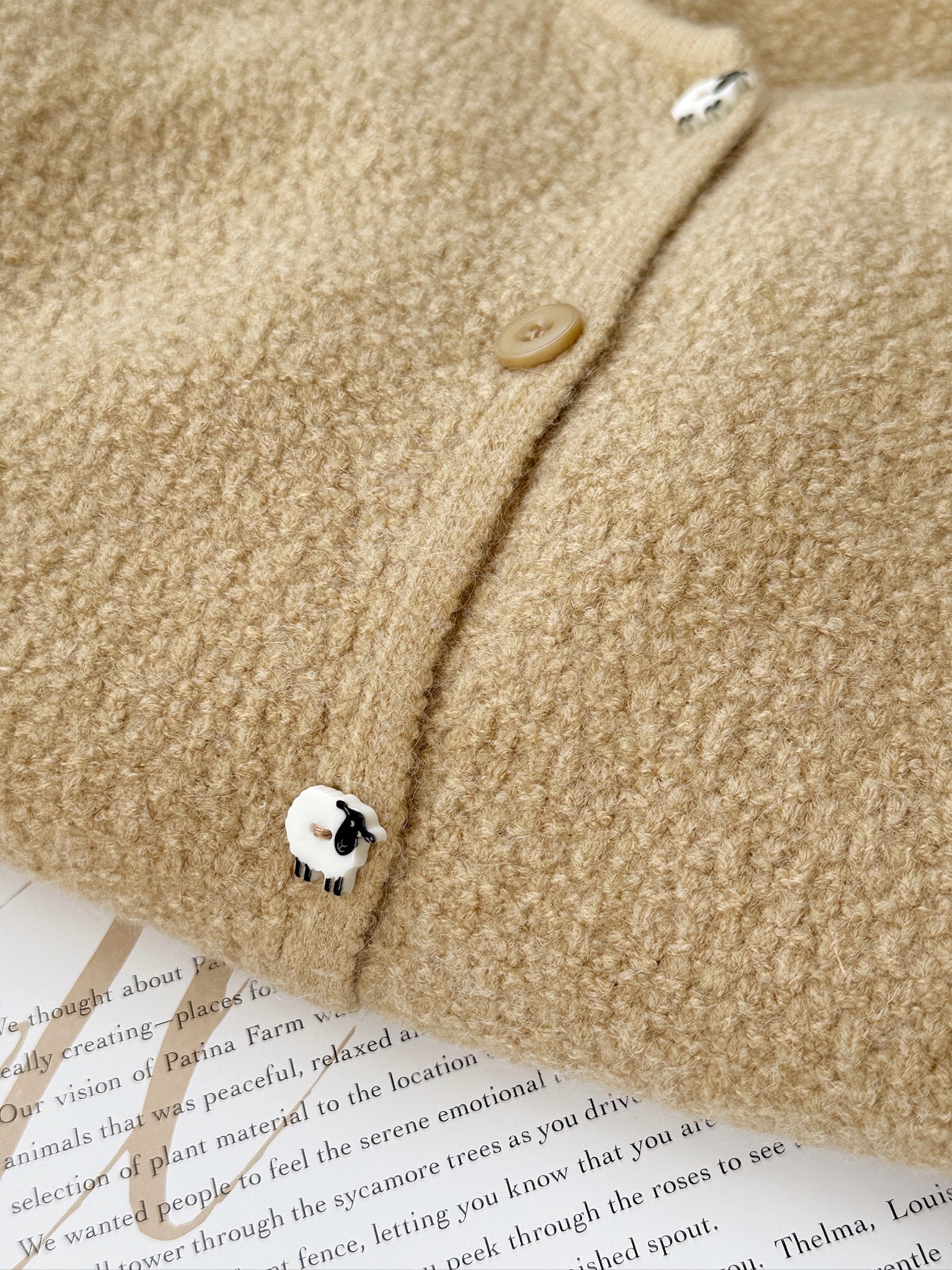 Black Sheep Cottage Vest (Khaki)
