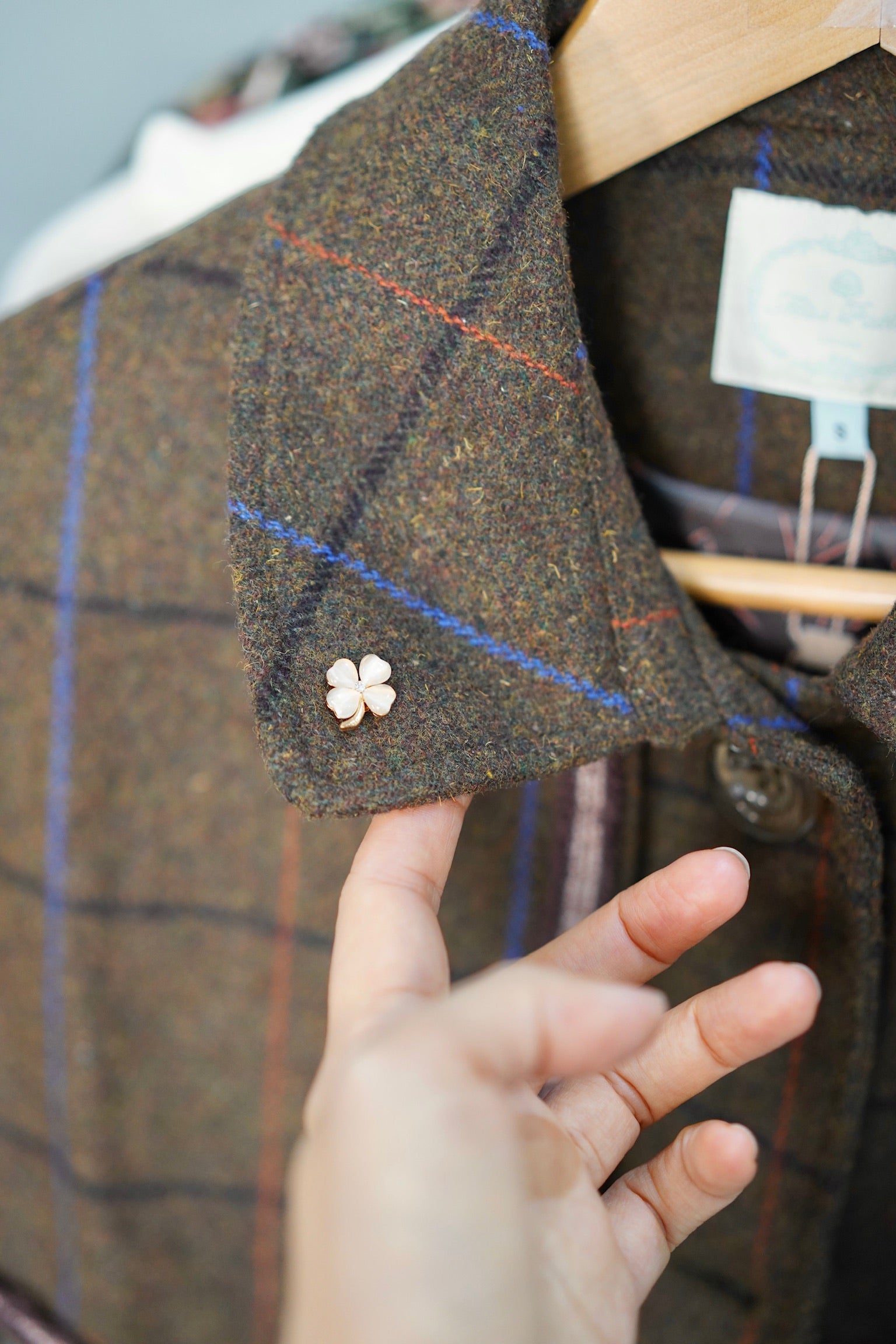 Blush Clover Mini Pin