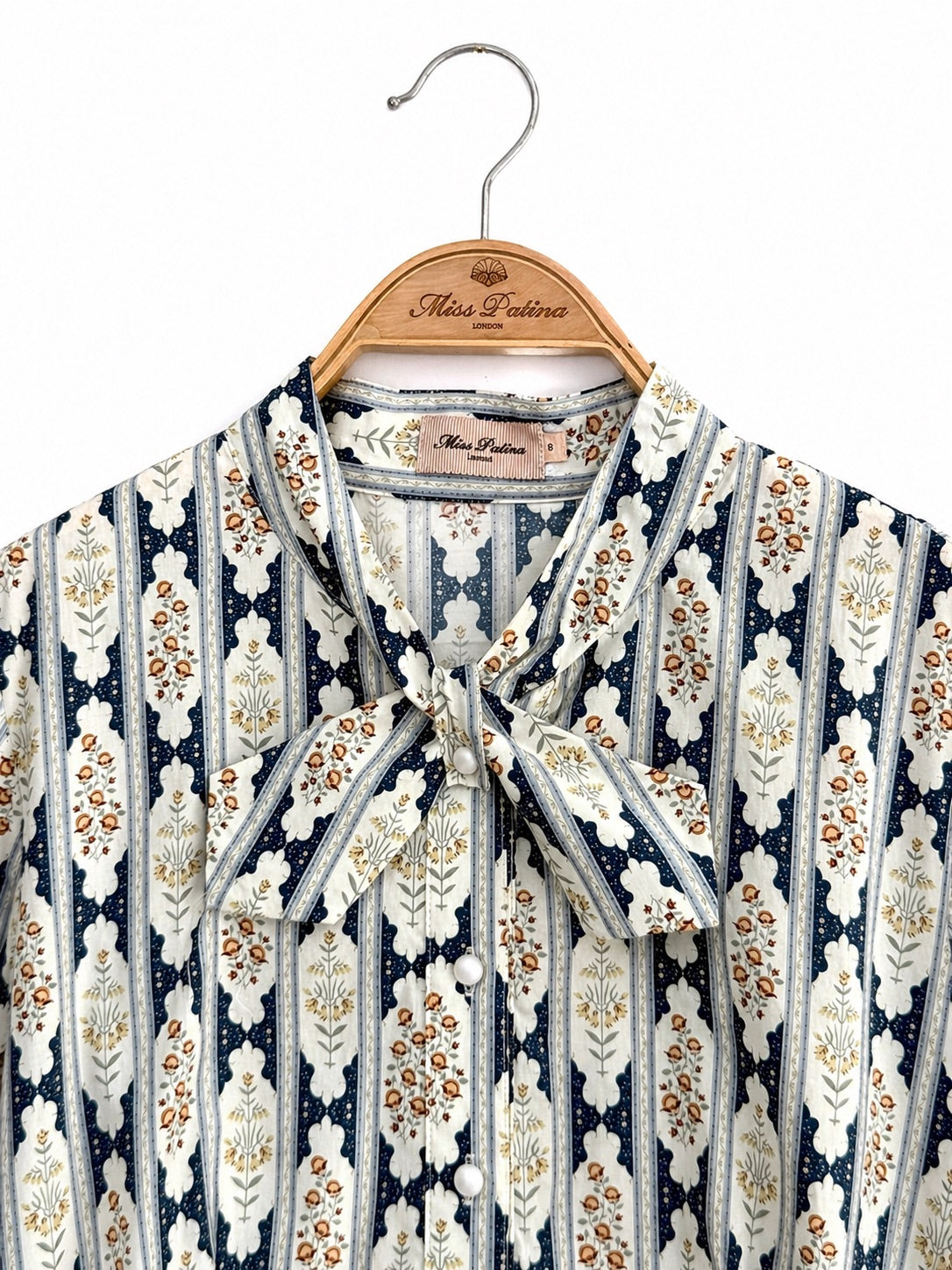 Bookshop Tie-Neck Dress（Floral)