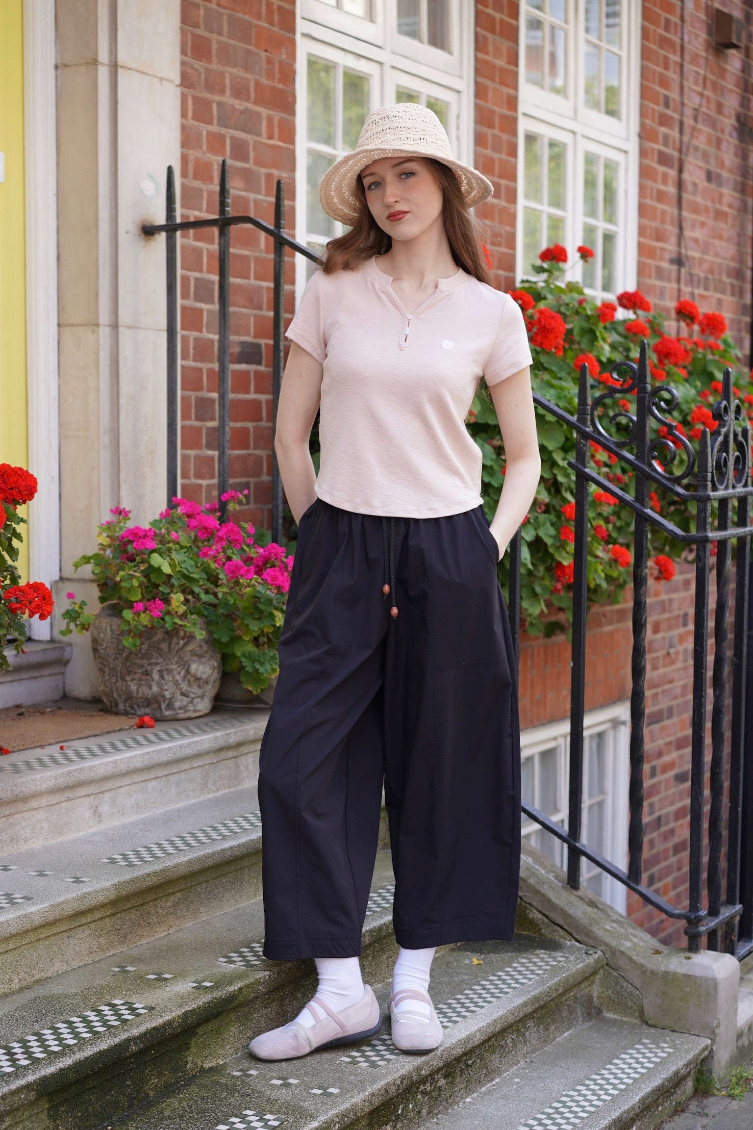 Breeze Runner Wide-Leg Pants (Black)