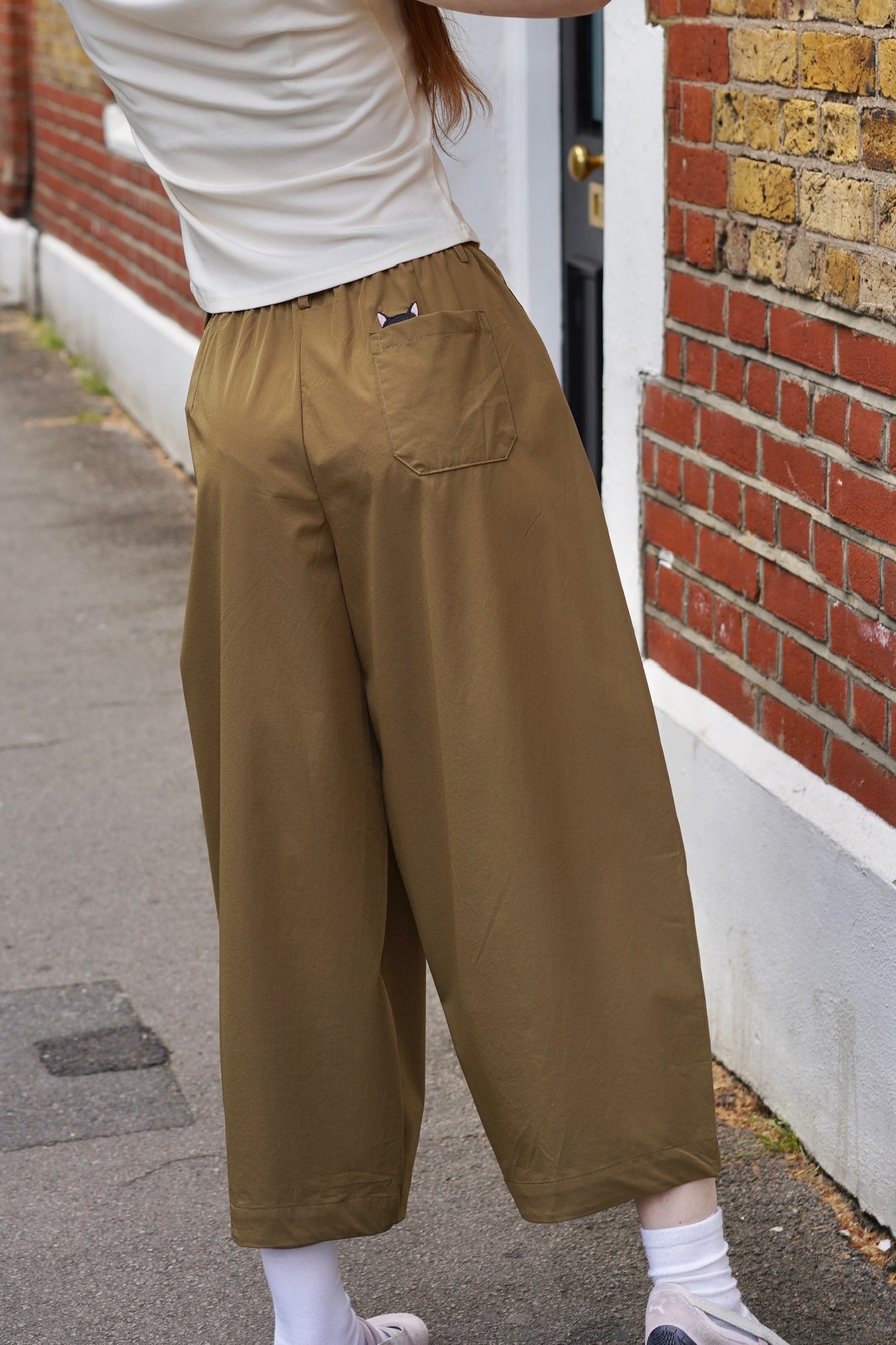 Breeze Runner Wide-Leg Pants (Khaki)
