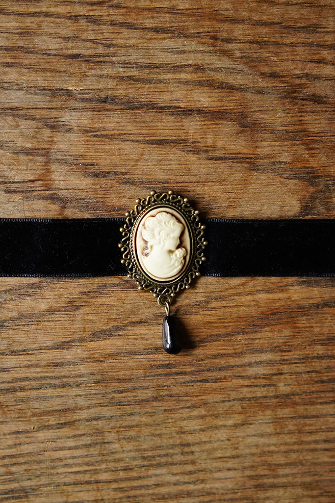 Cameo Velour Choker