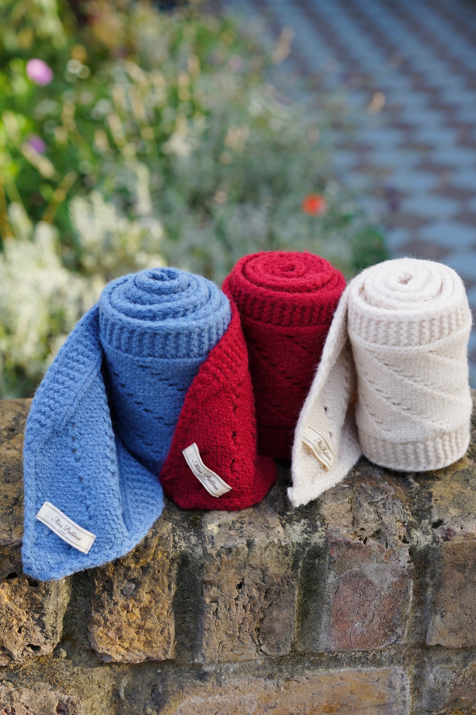 Cat Roll Scarf (Cream)
