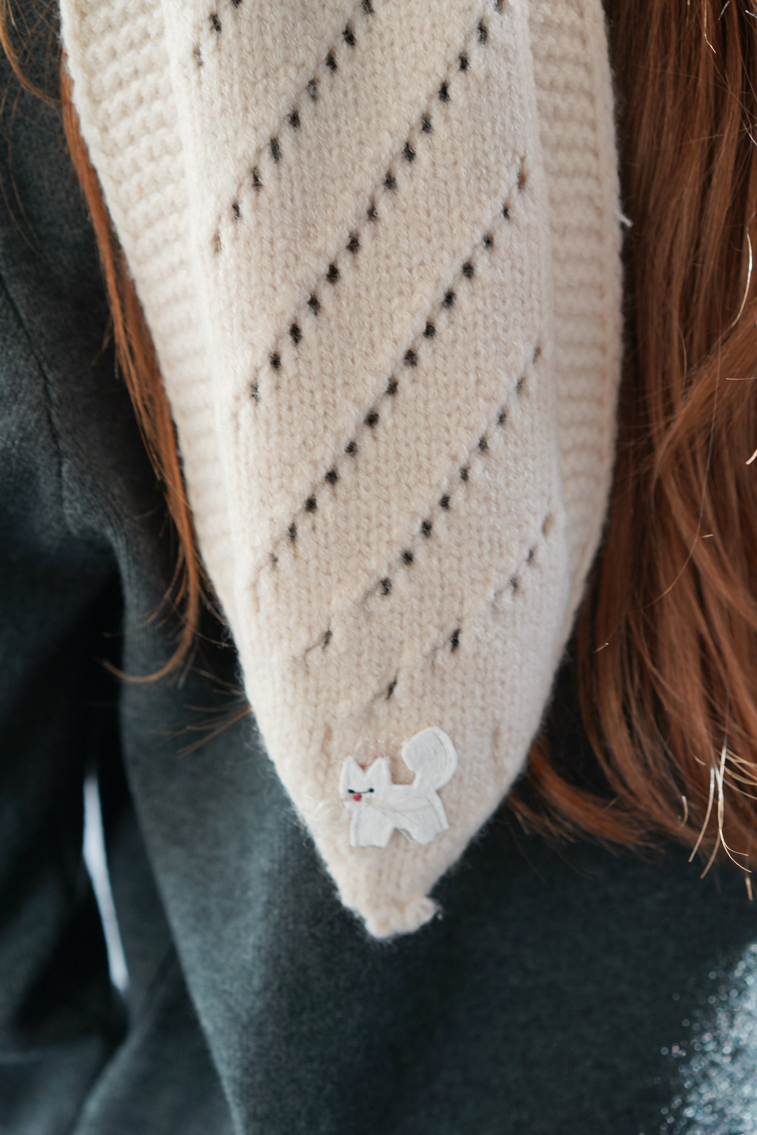 Cat Roll Scarf (Cream)