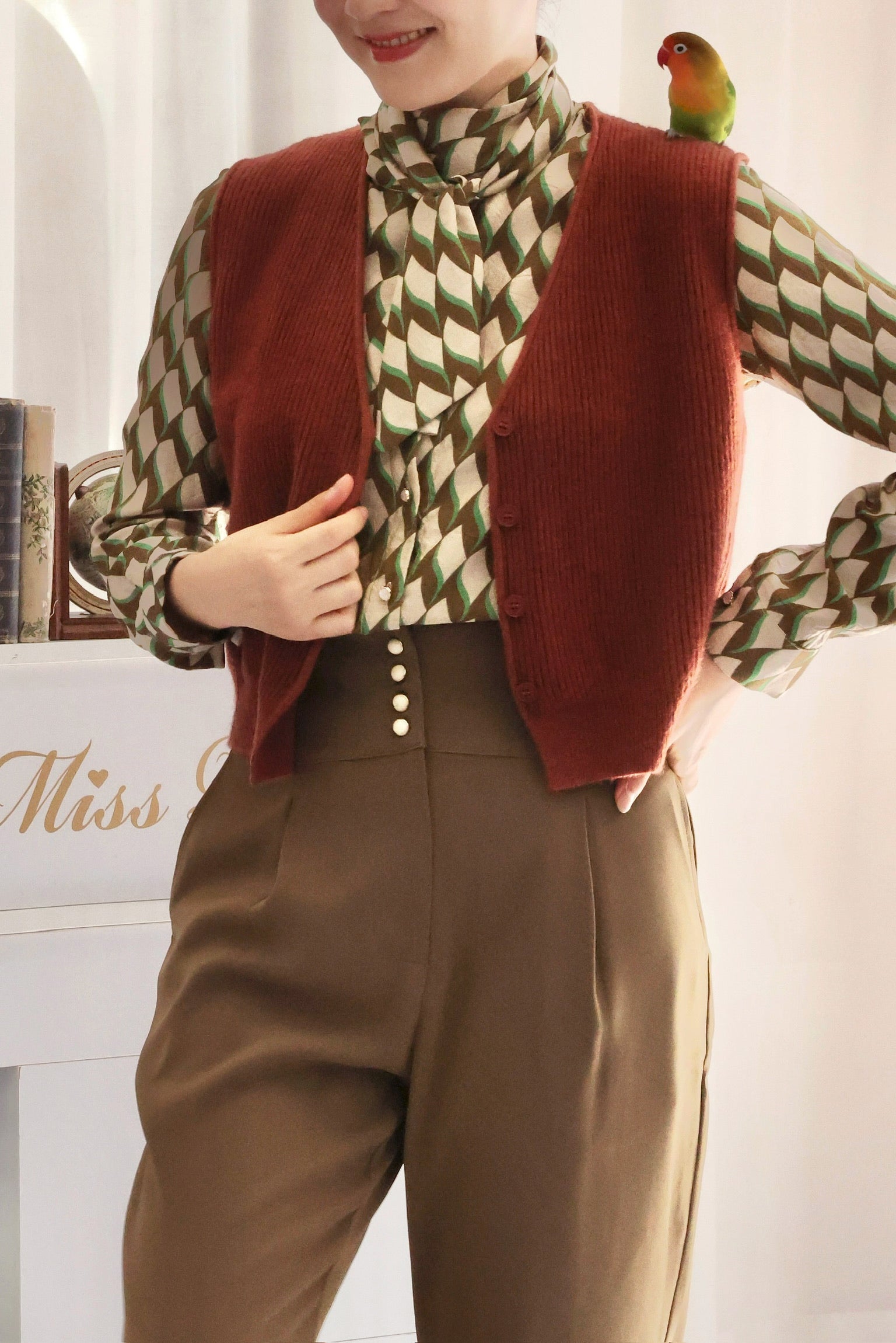 Cinnamon Vest (Cinnamon Red)