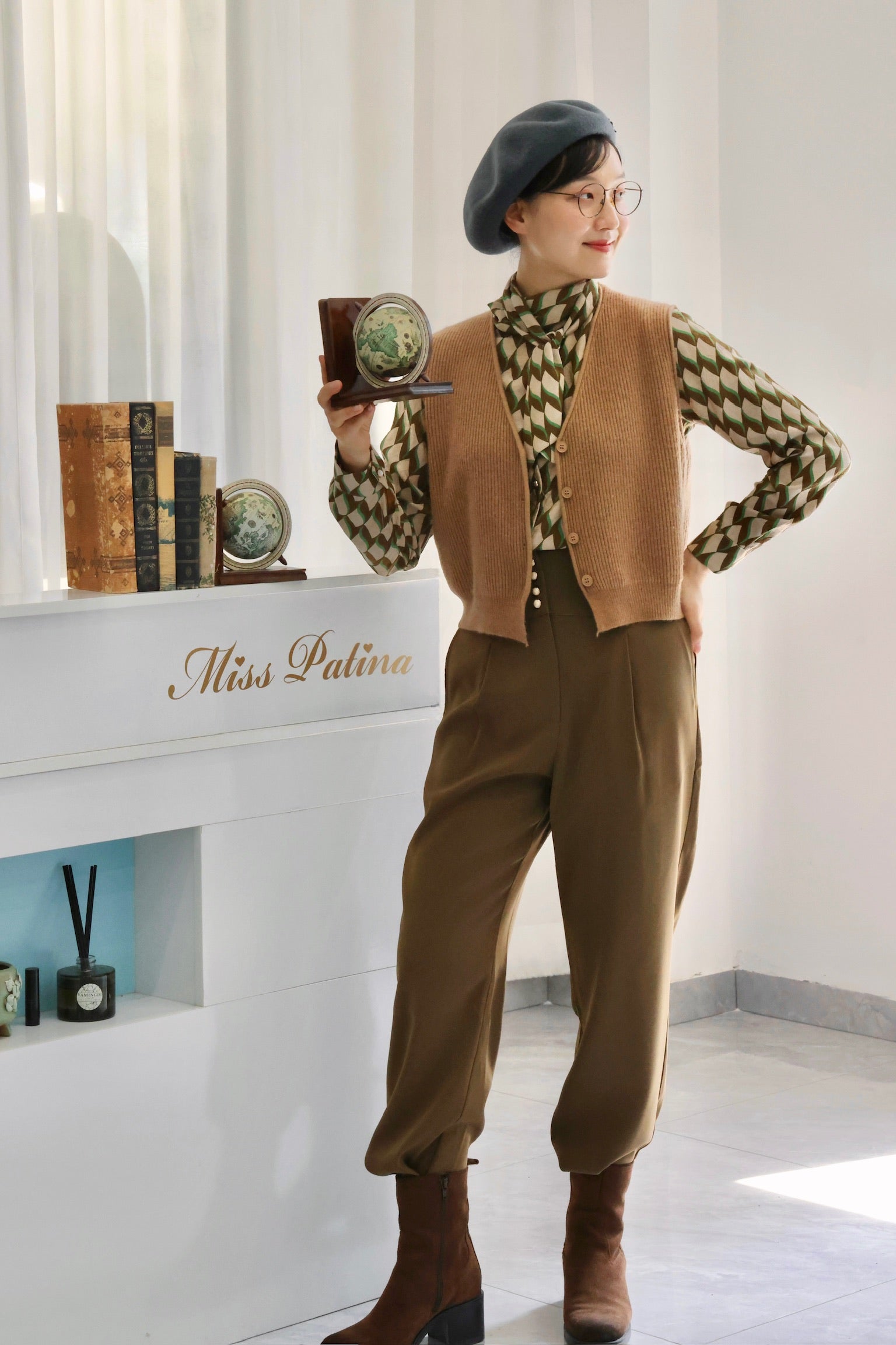 Cinnamon Vest (Latte)