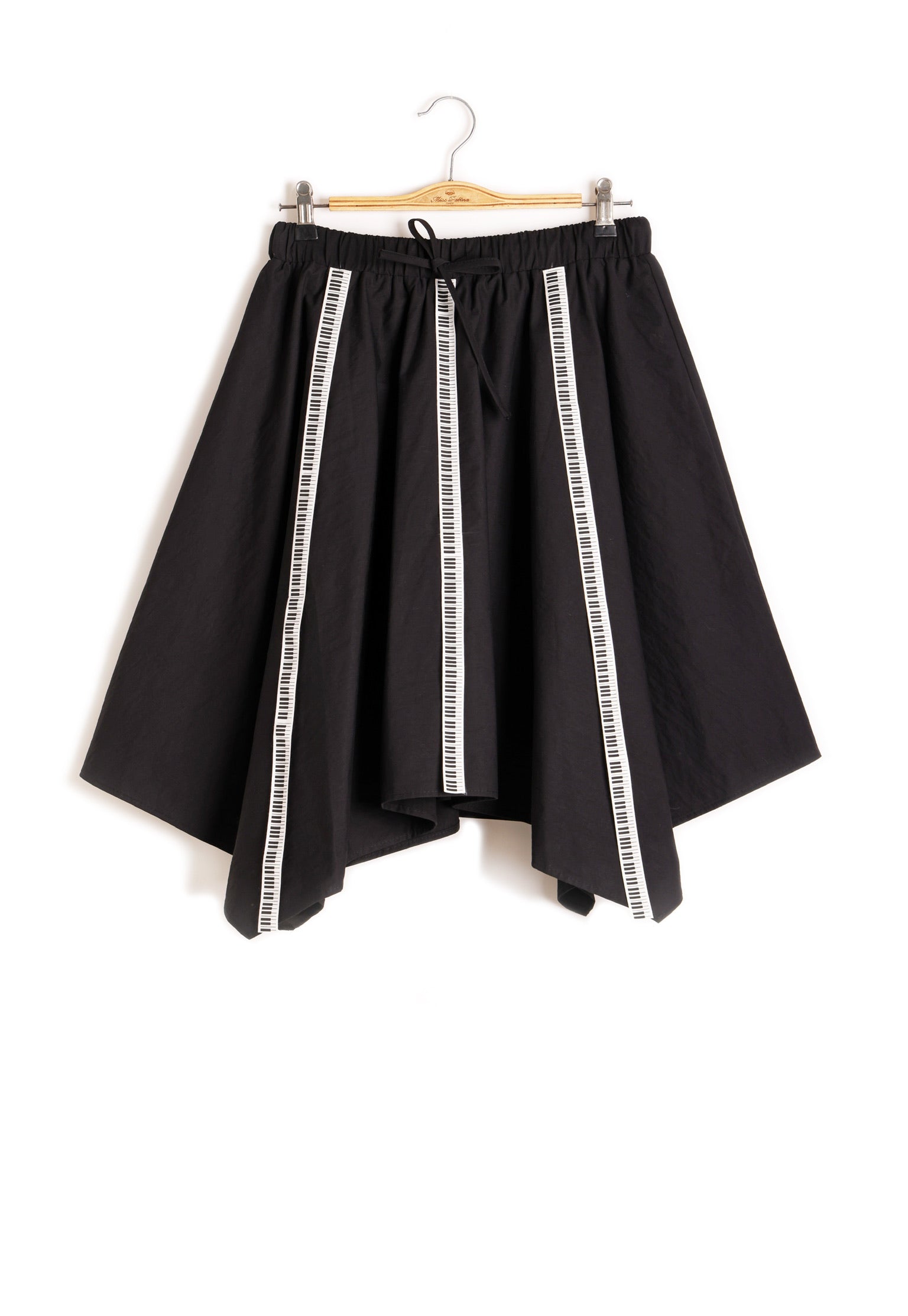 GothicPianoSkirt1.jpg