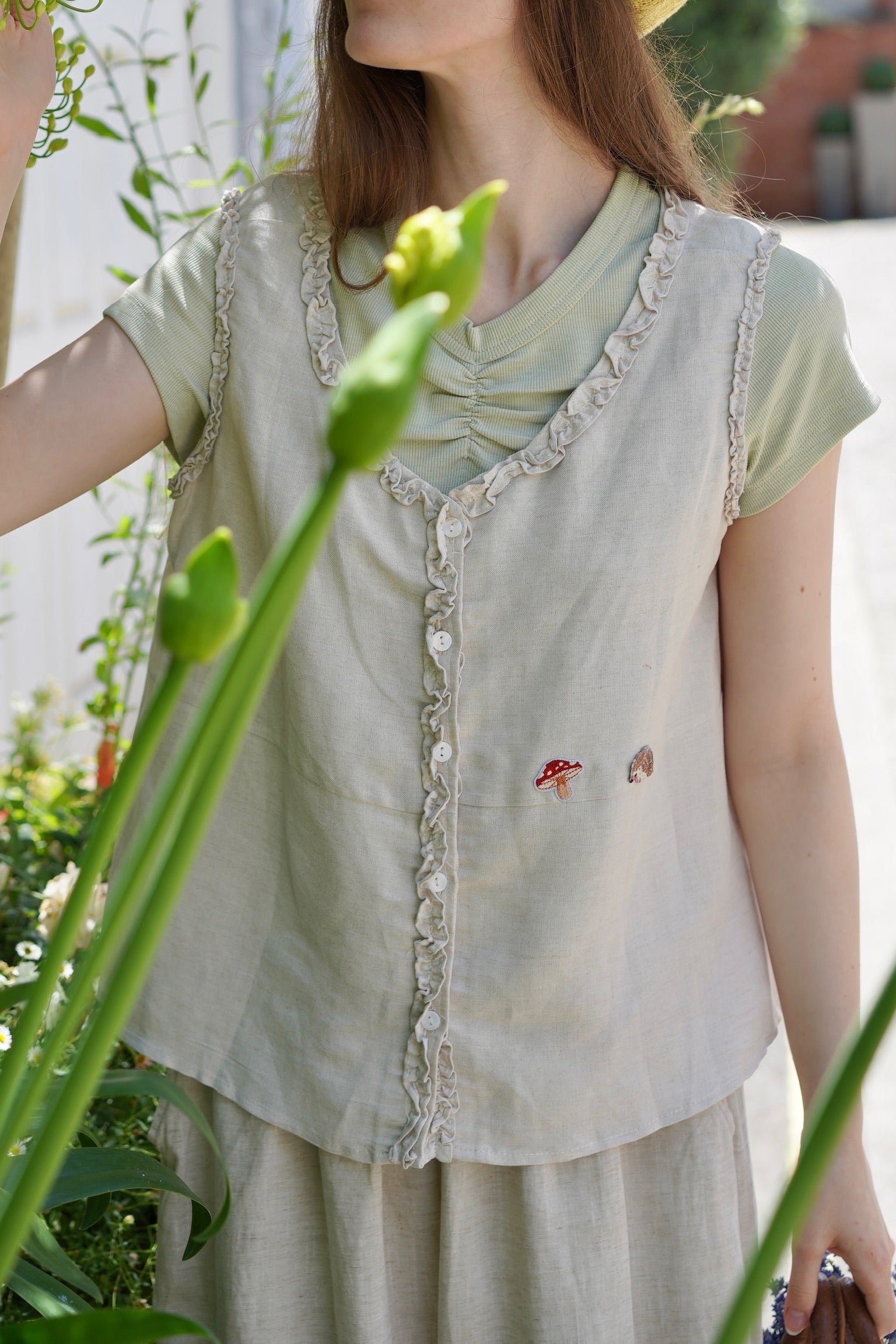 Hedgehog On Holiday Linen Top