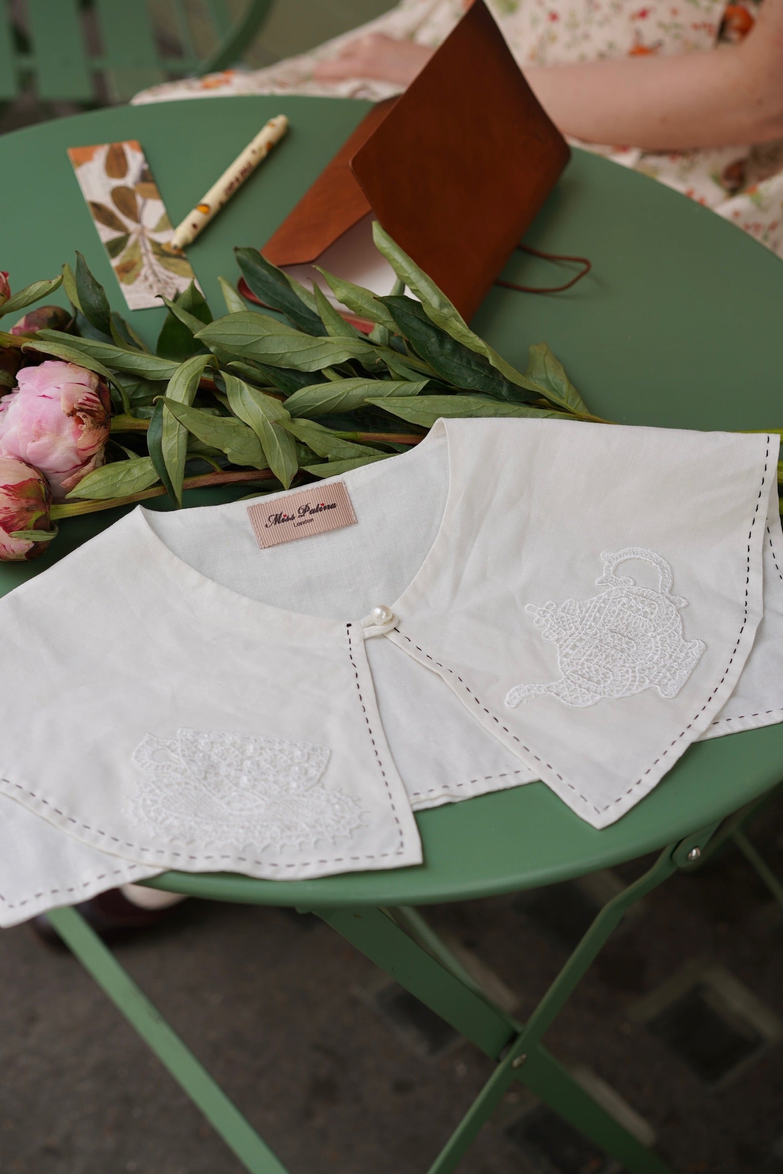 Heirloom Teatime Collar