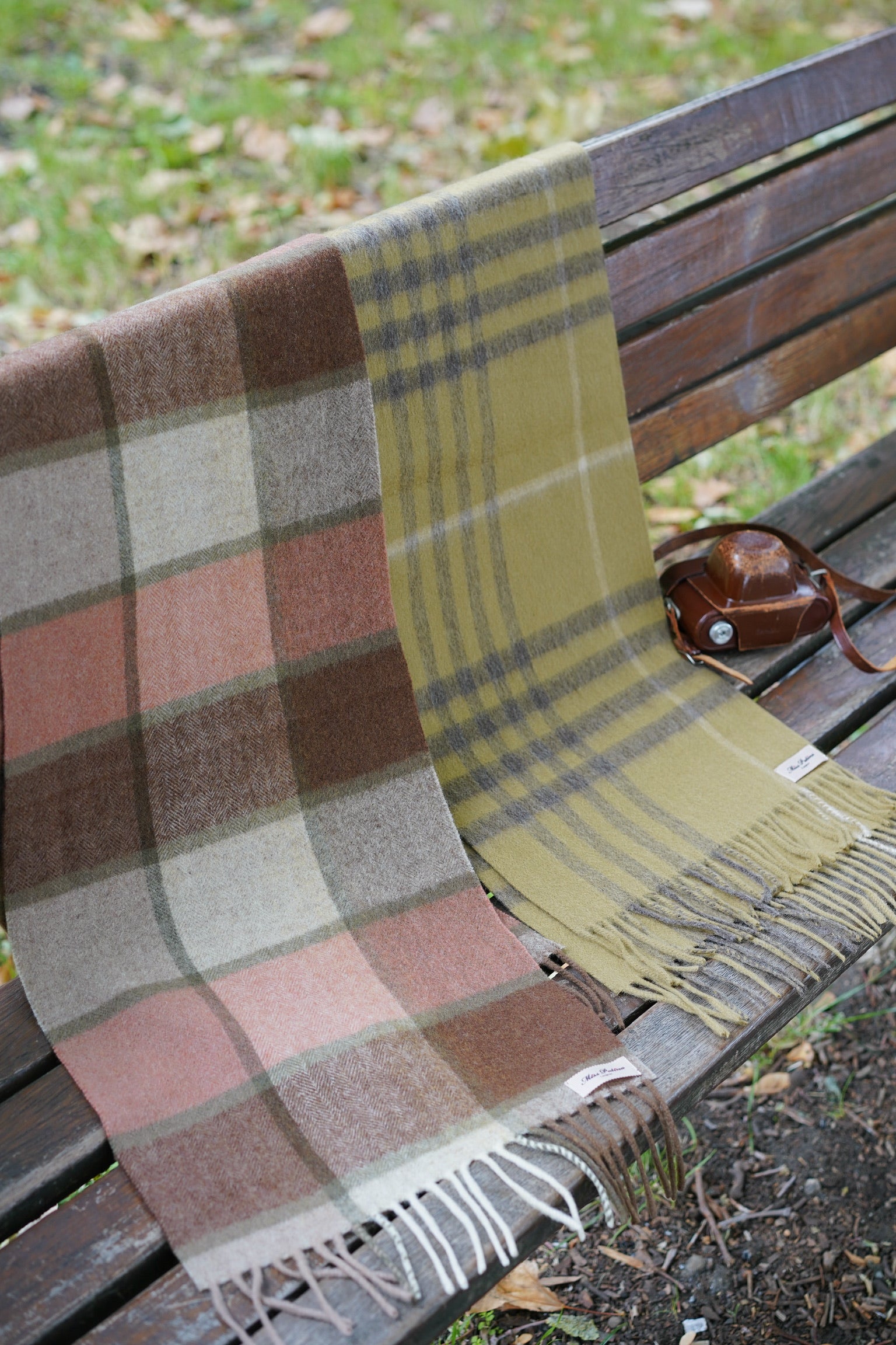 Highland Poet Wool Scarf (Olive)