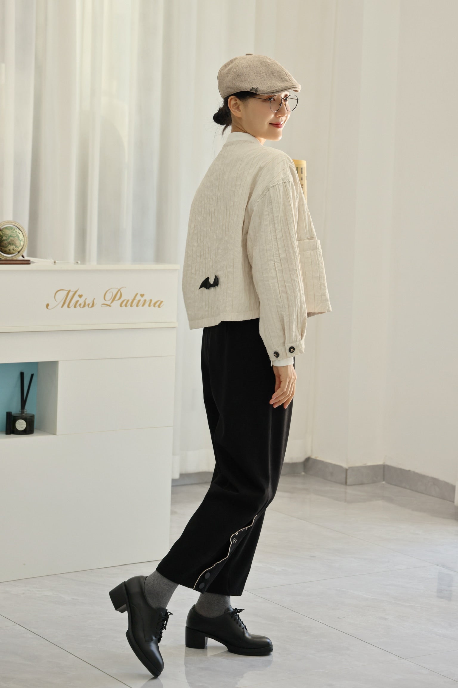 Holloway Bat Wing Cropped Jacket (Phantom Cream)