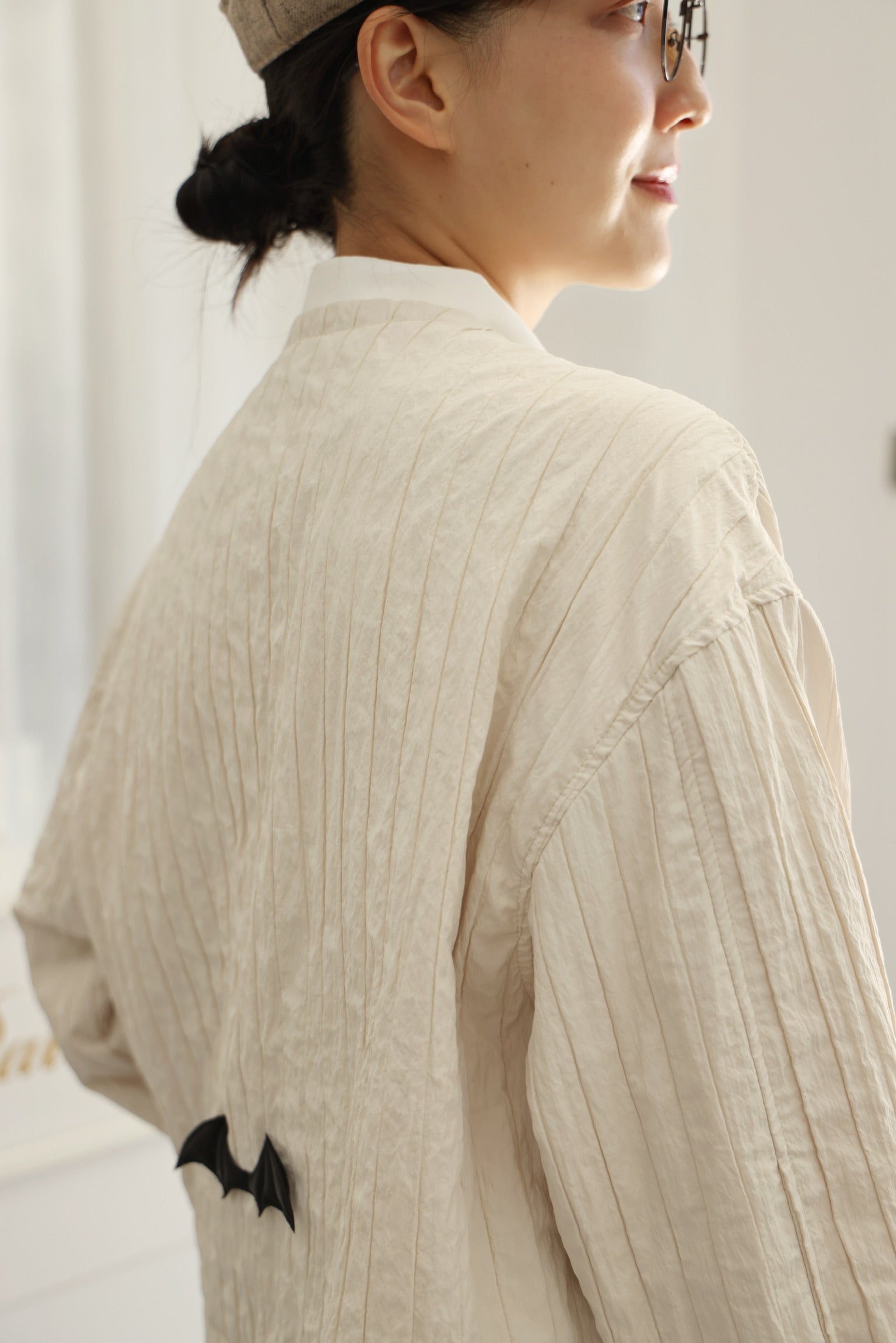 Holloway Bat Wing Cropped Jacket (Phantom Cream)