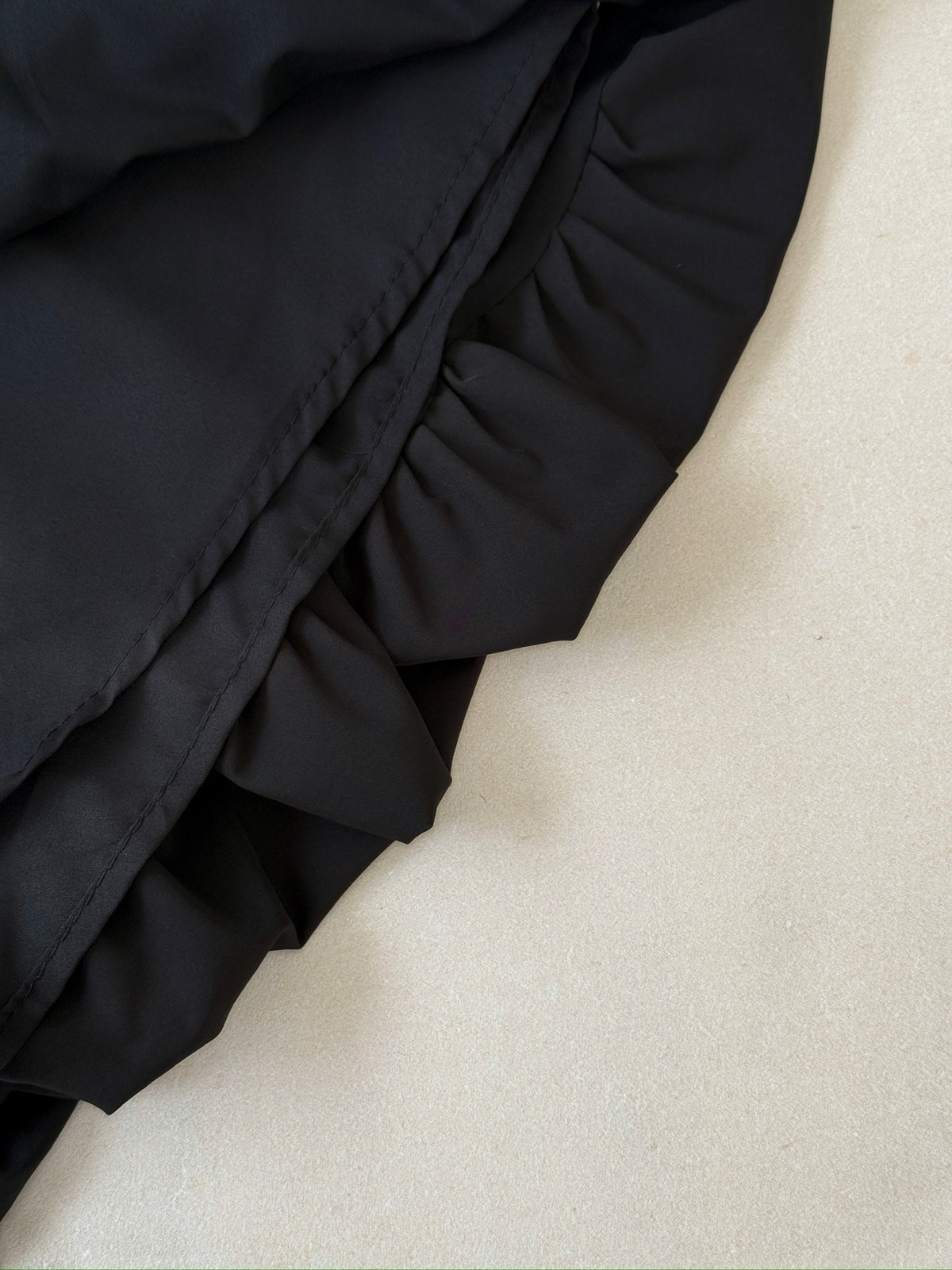 Wednesday Pleated Bubble Mini Skirt (Black)
