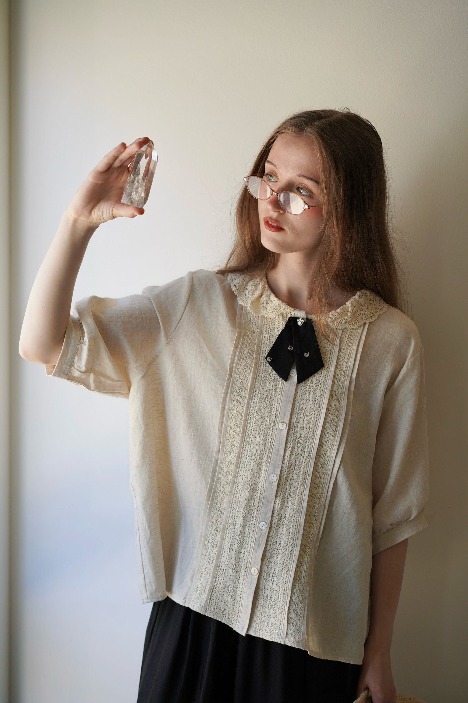 Kitty Bow Lace Linen Shirt (Ecru)