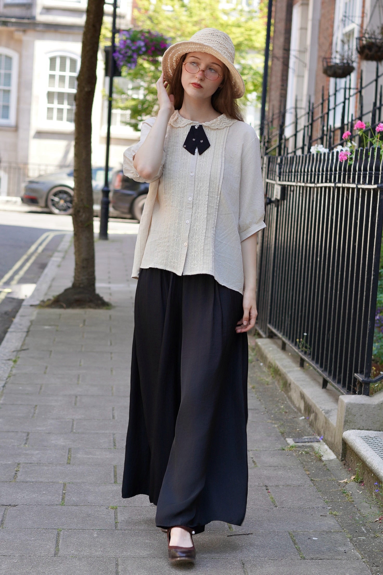 Kitty Bow Lace Linen Shirt (Ecru)