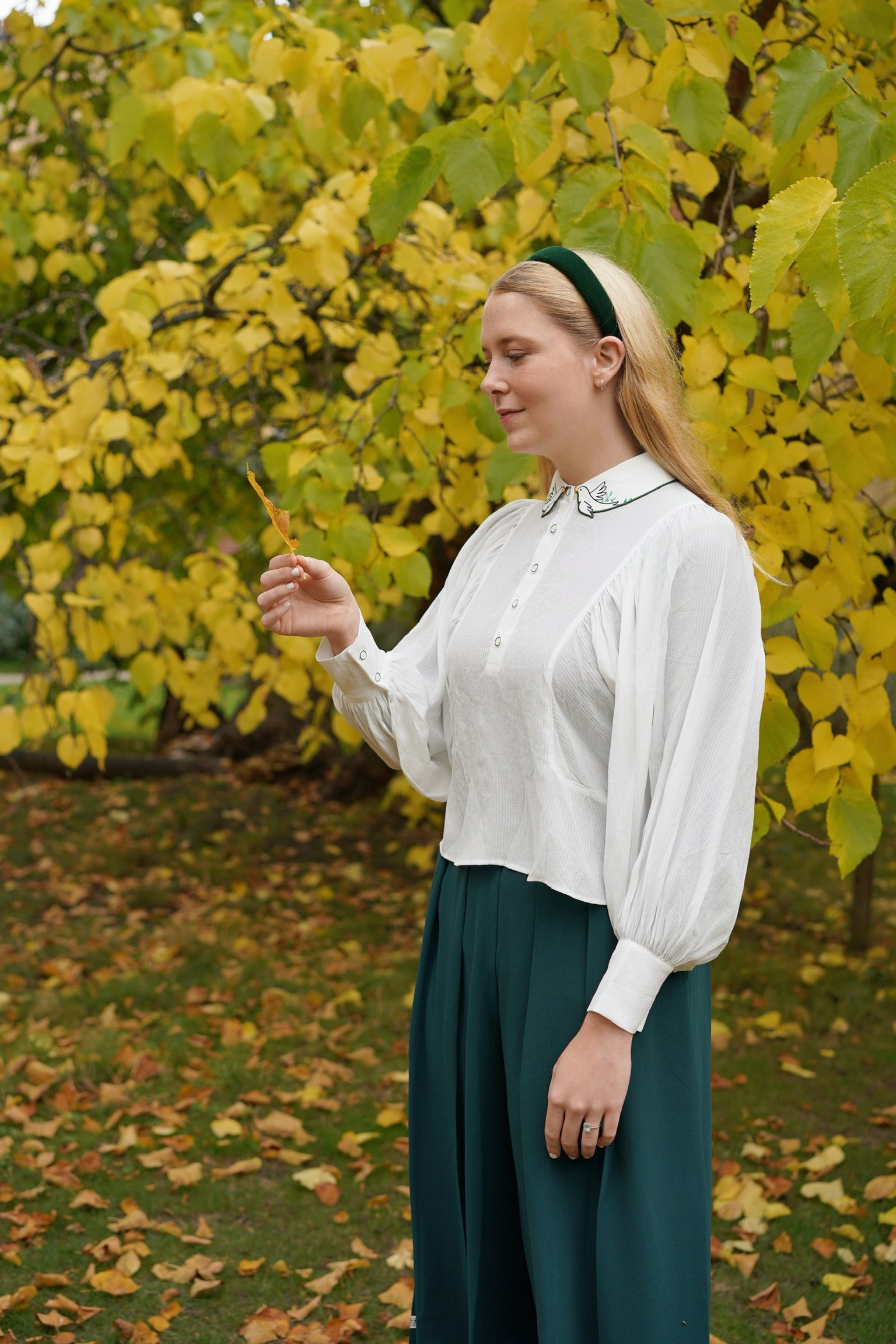 Lucky Songbird Blouse (White）
