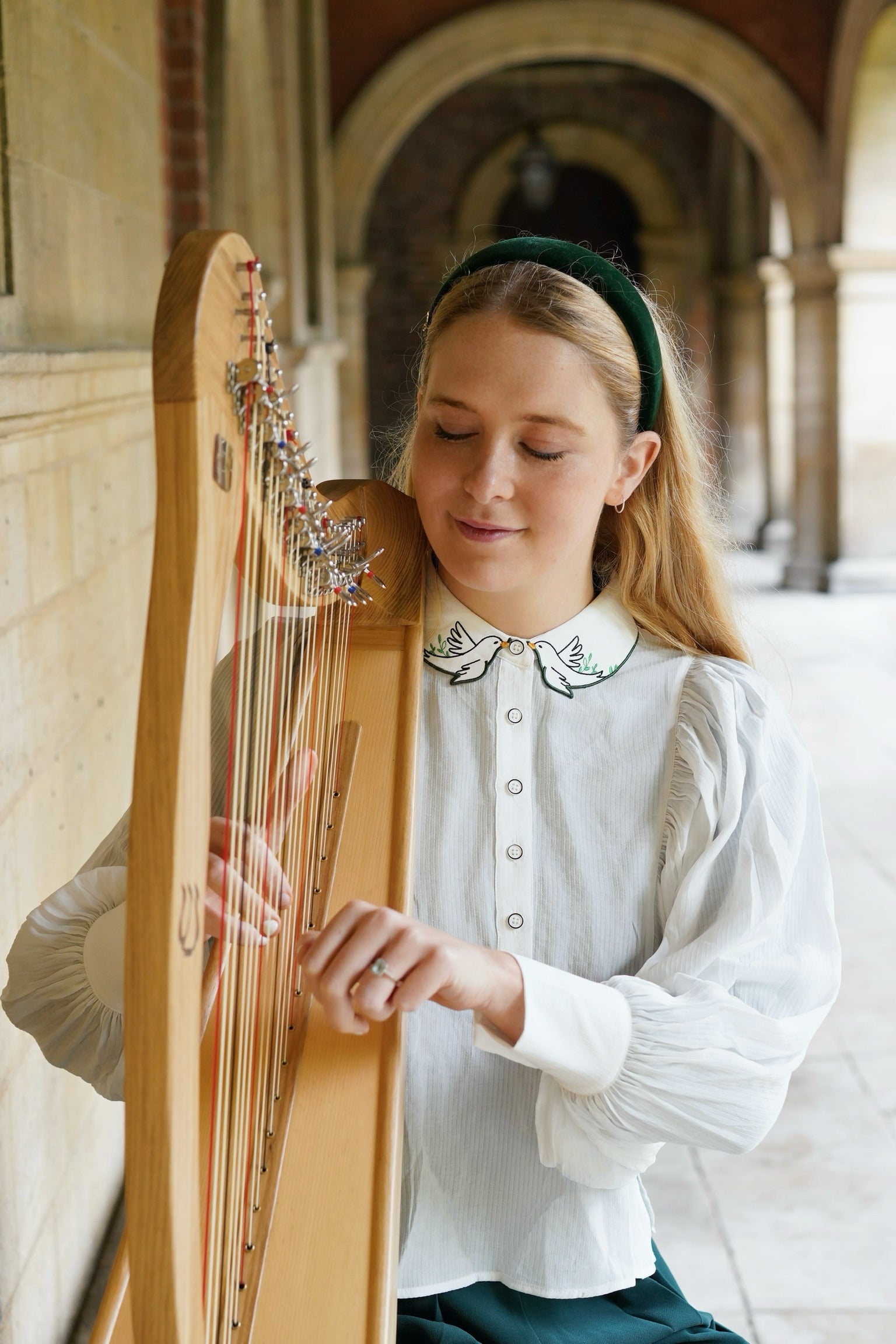 Lucky Songbird Blouse (White）