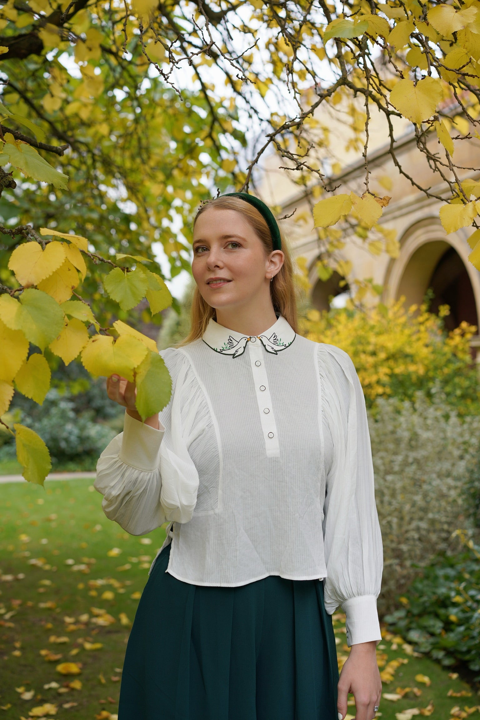 Lucky Songbird Blouse (White）