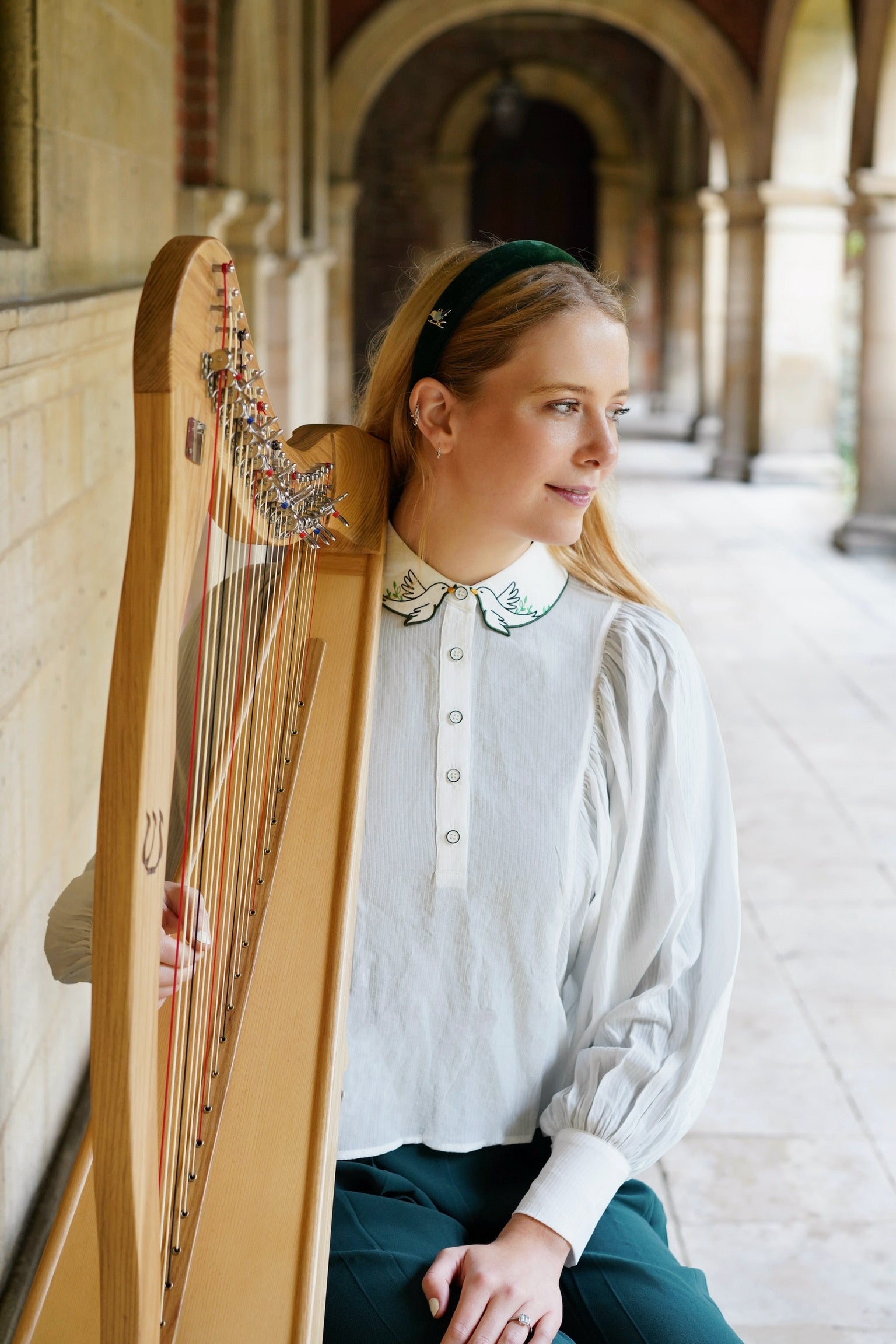 Lucky Songbird Blouse (White）