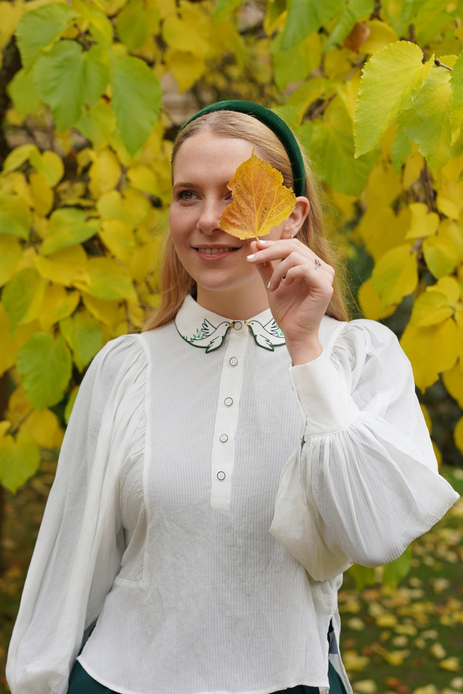Lucky Songbird Blouse (White）