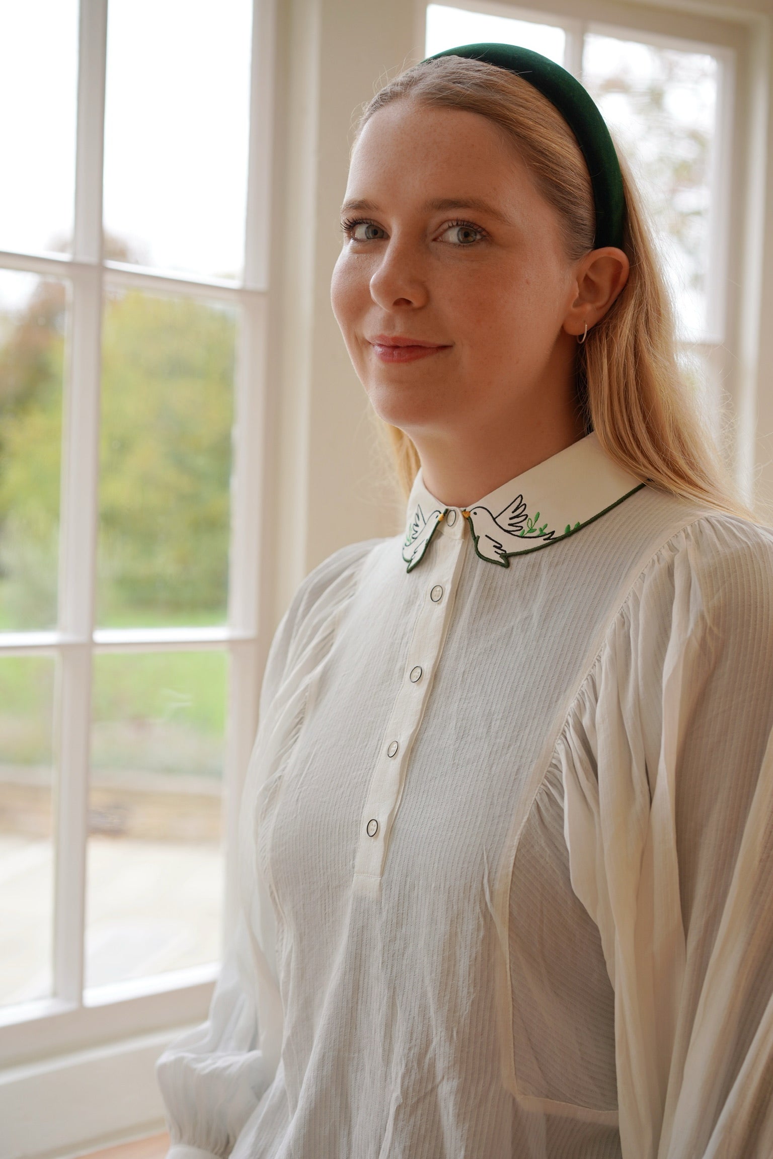 Lucky Songbird Blouse (White）